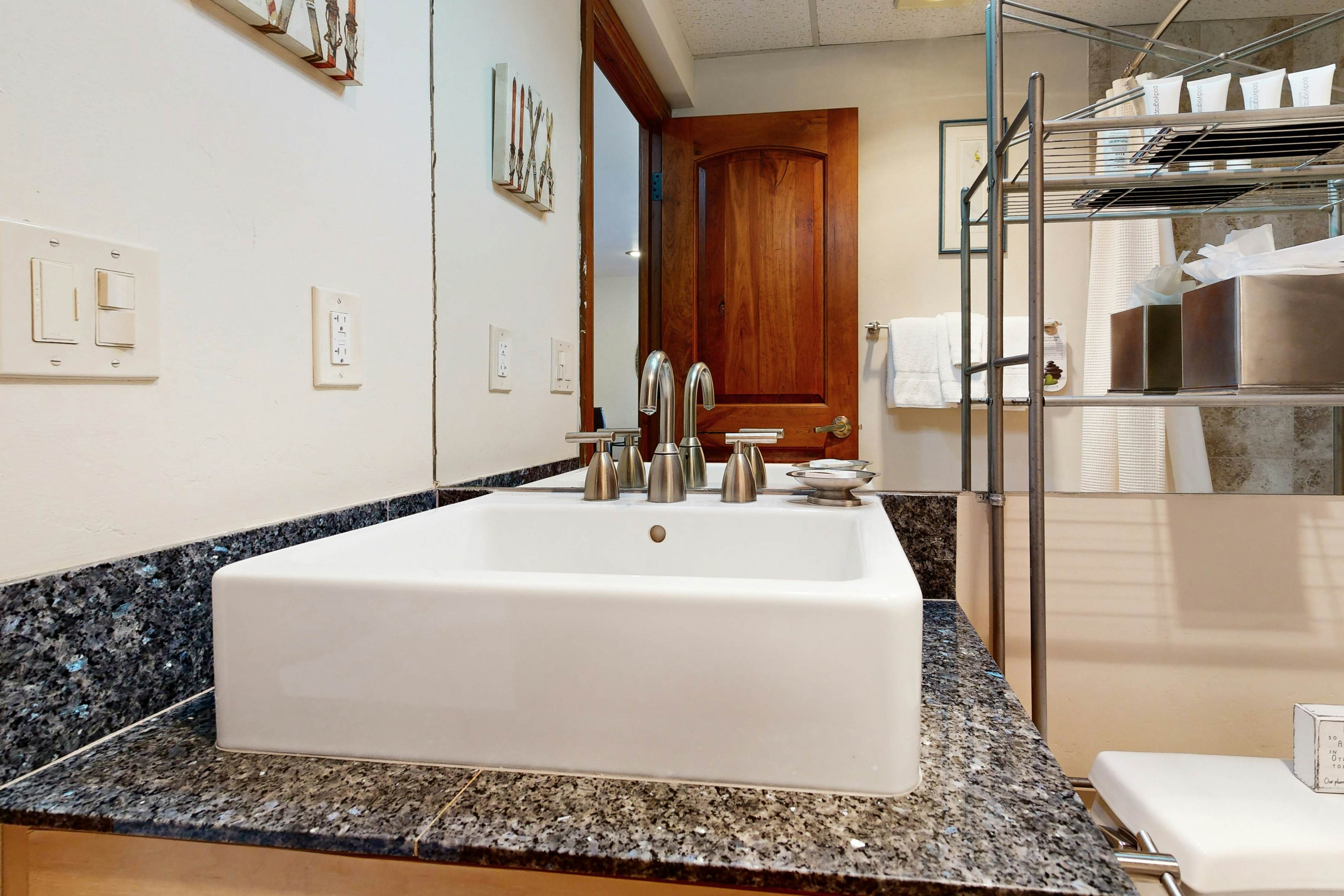 Lion Square Lodge South 465