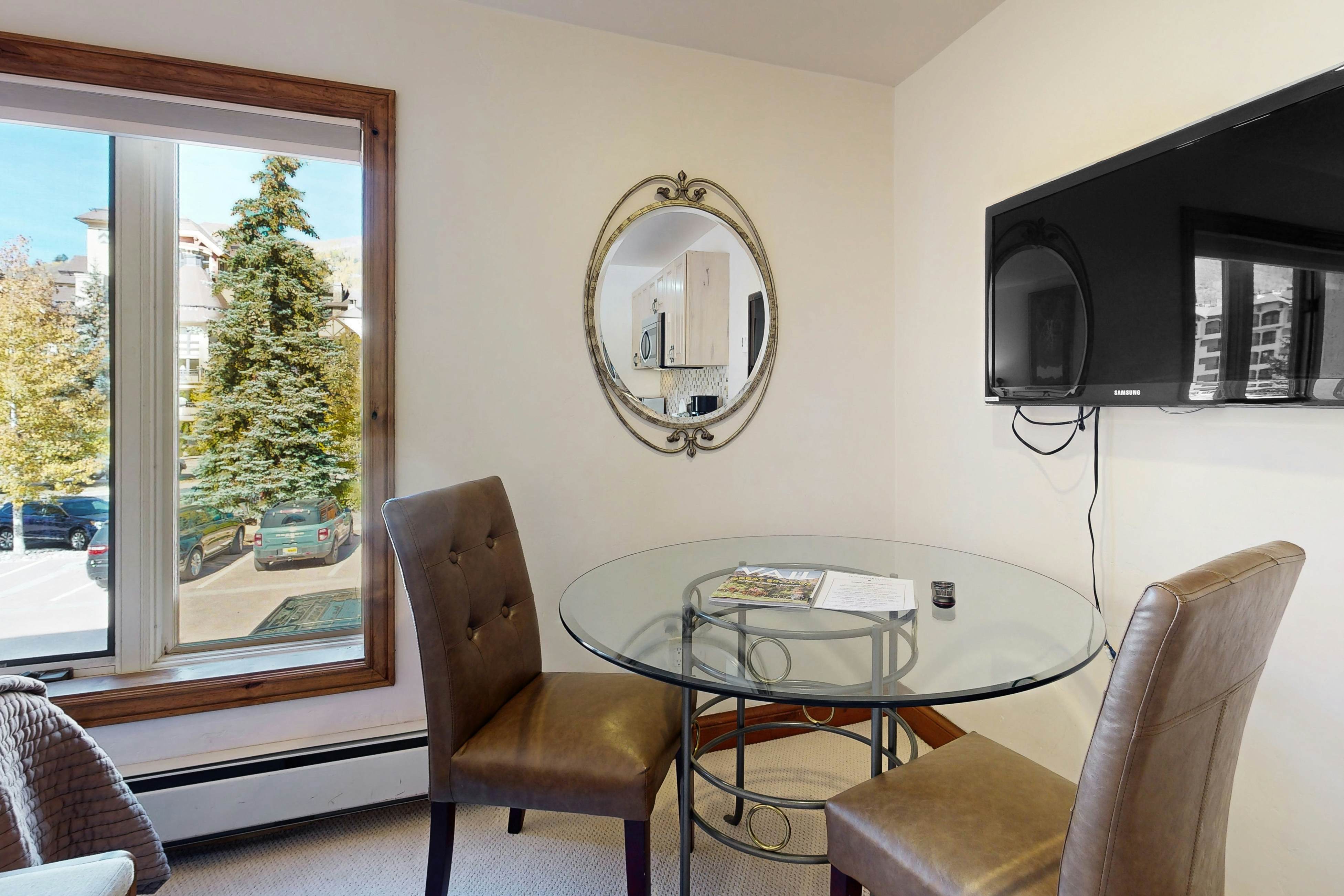 Lion Square Lodge South 465