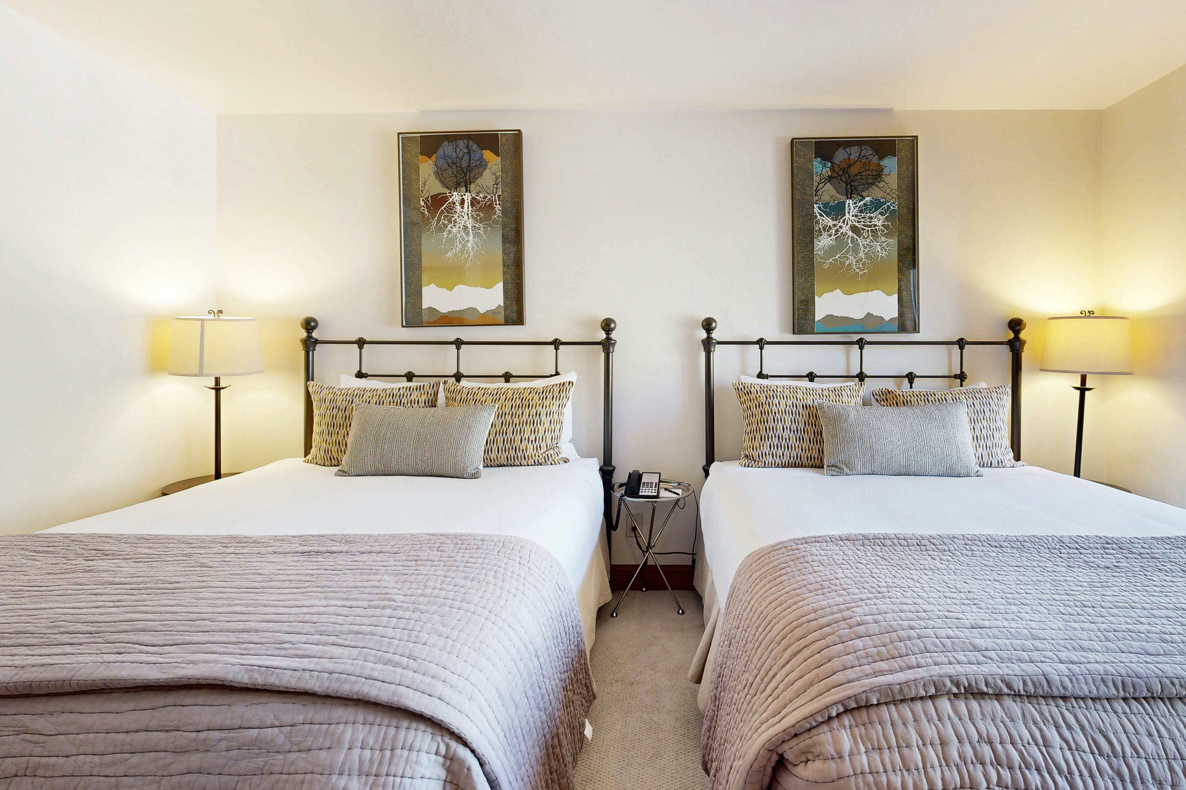 Lion Square Lodge South 465