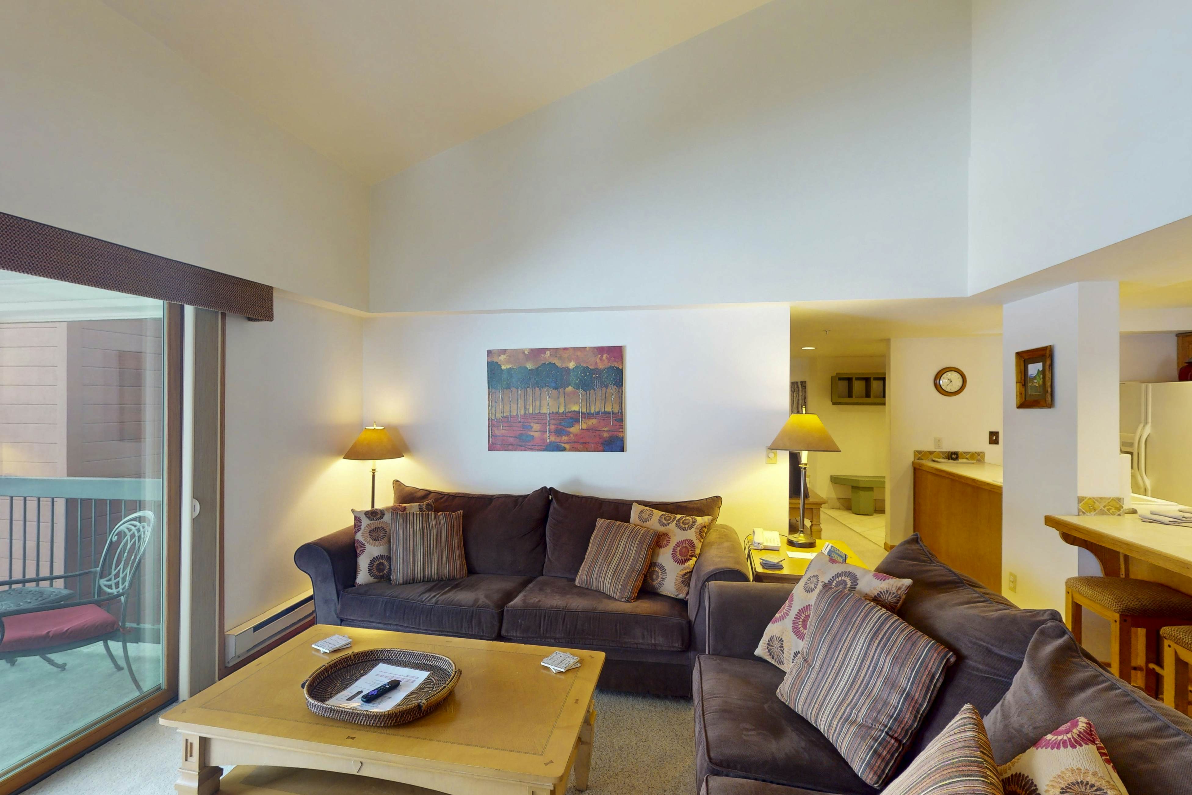 Torian Plum Plaza 802