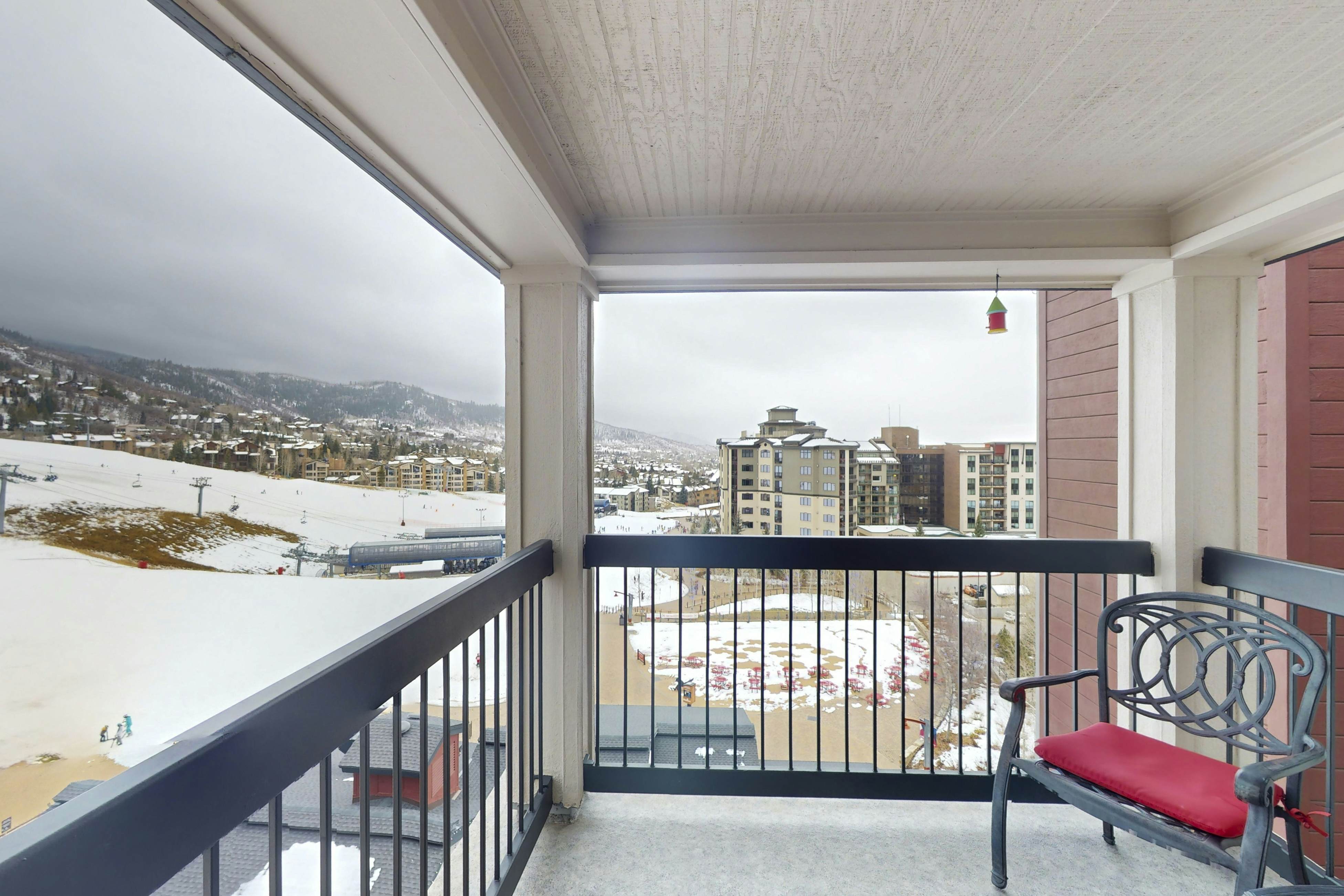 Torian Plum Plaza 802