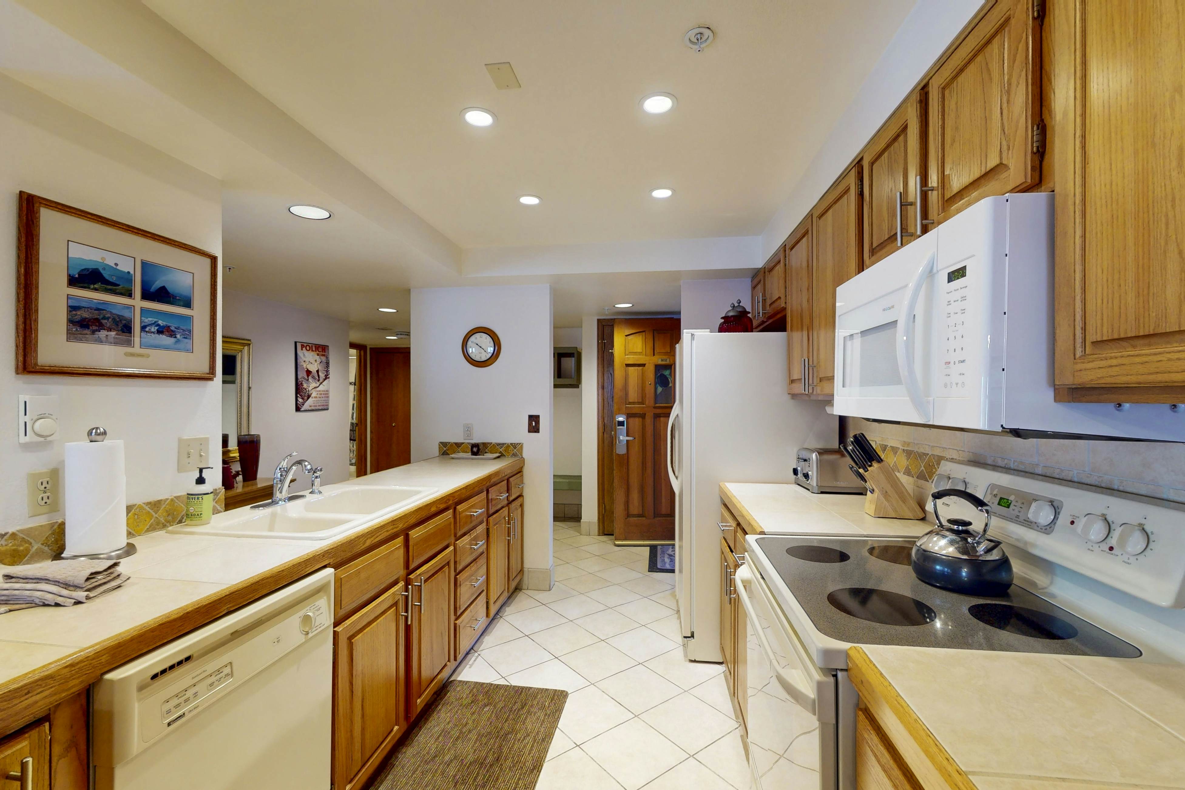 Torian Plum Plaza 802