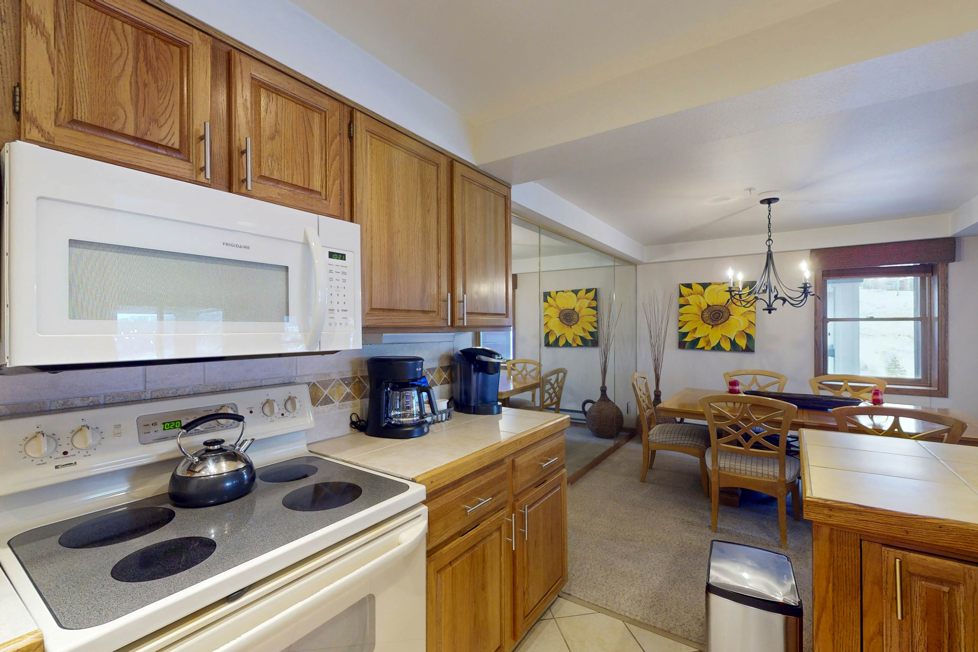 Torian Plum Plaza 802