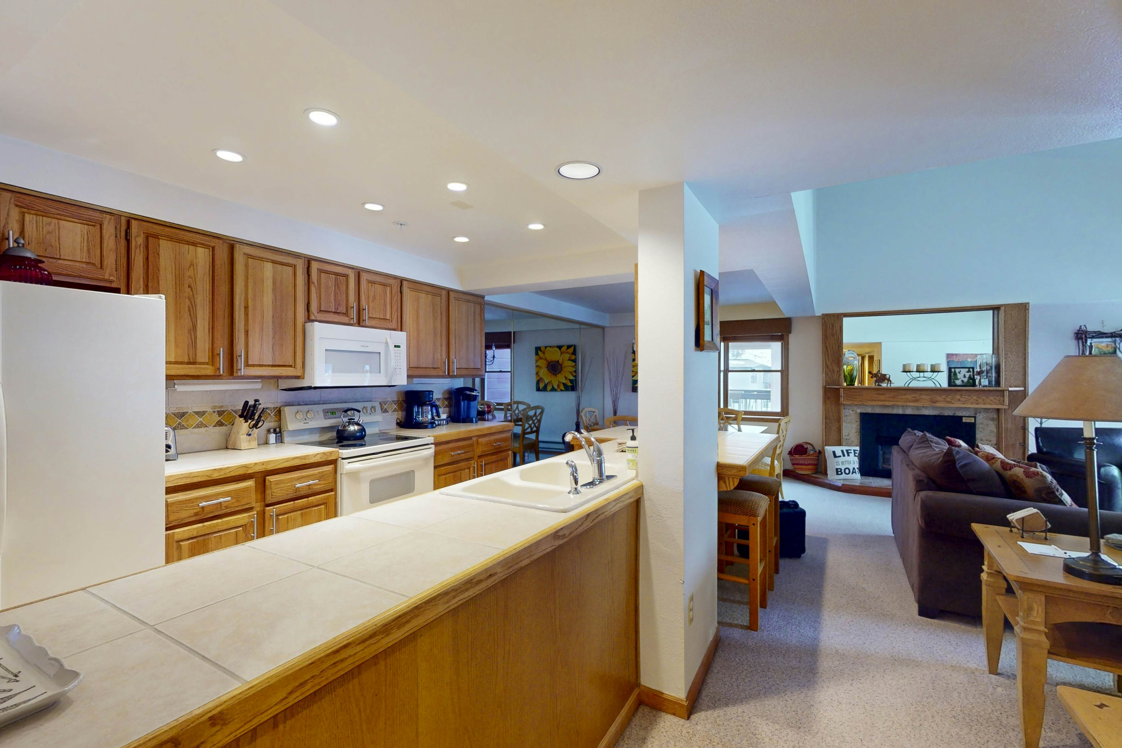 Torian Plum Plaza 802