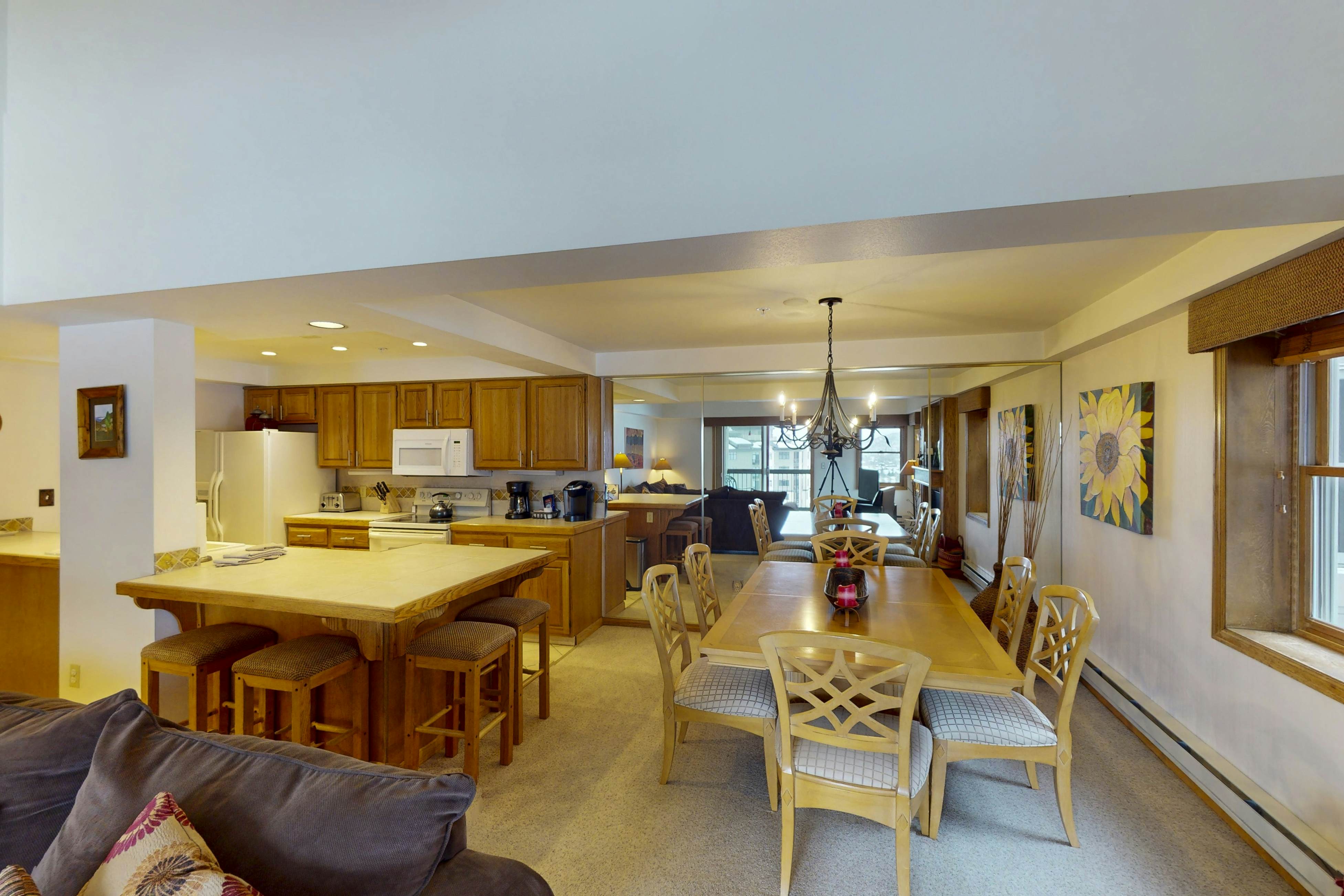 Torian Plum Plaza 802