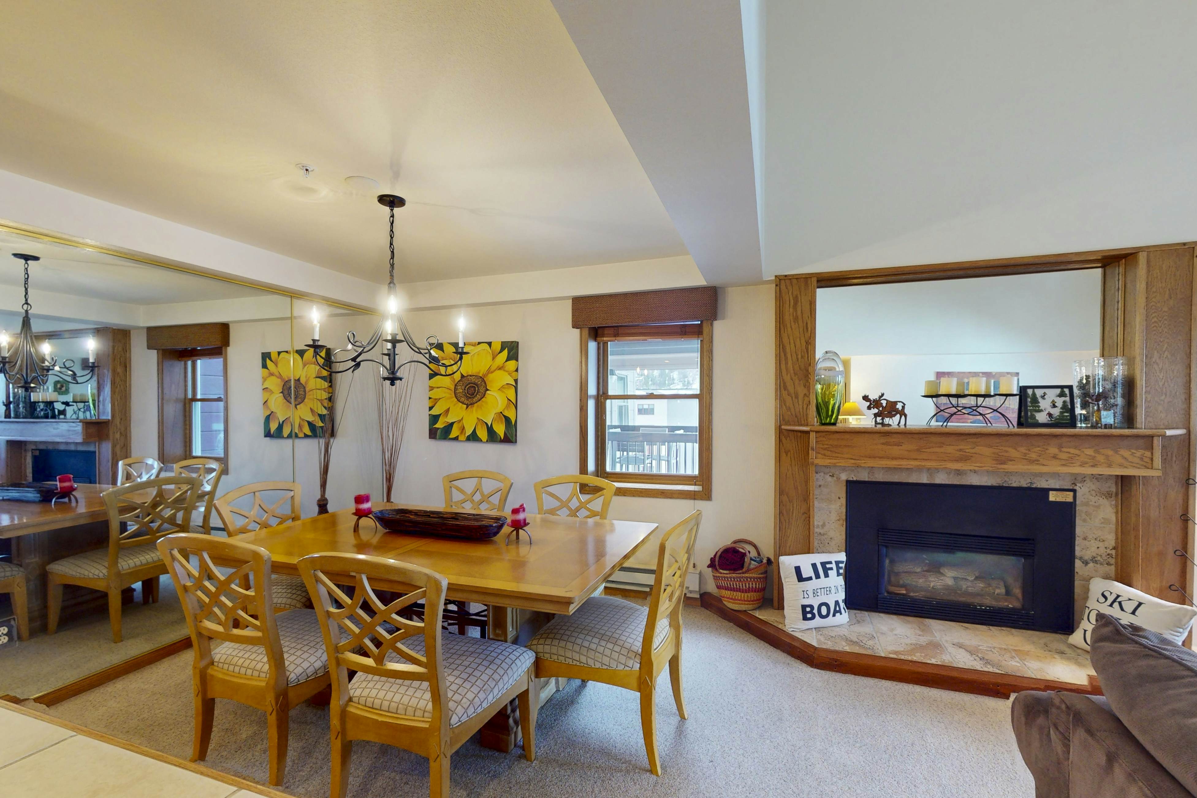 Torian Plum Plaza 802