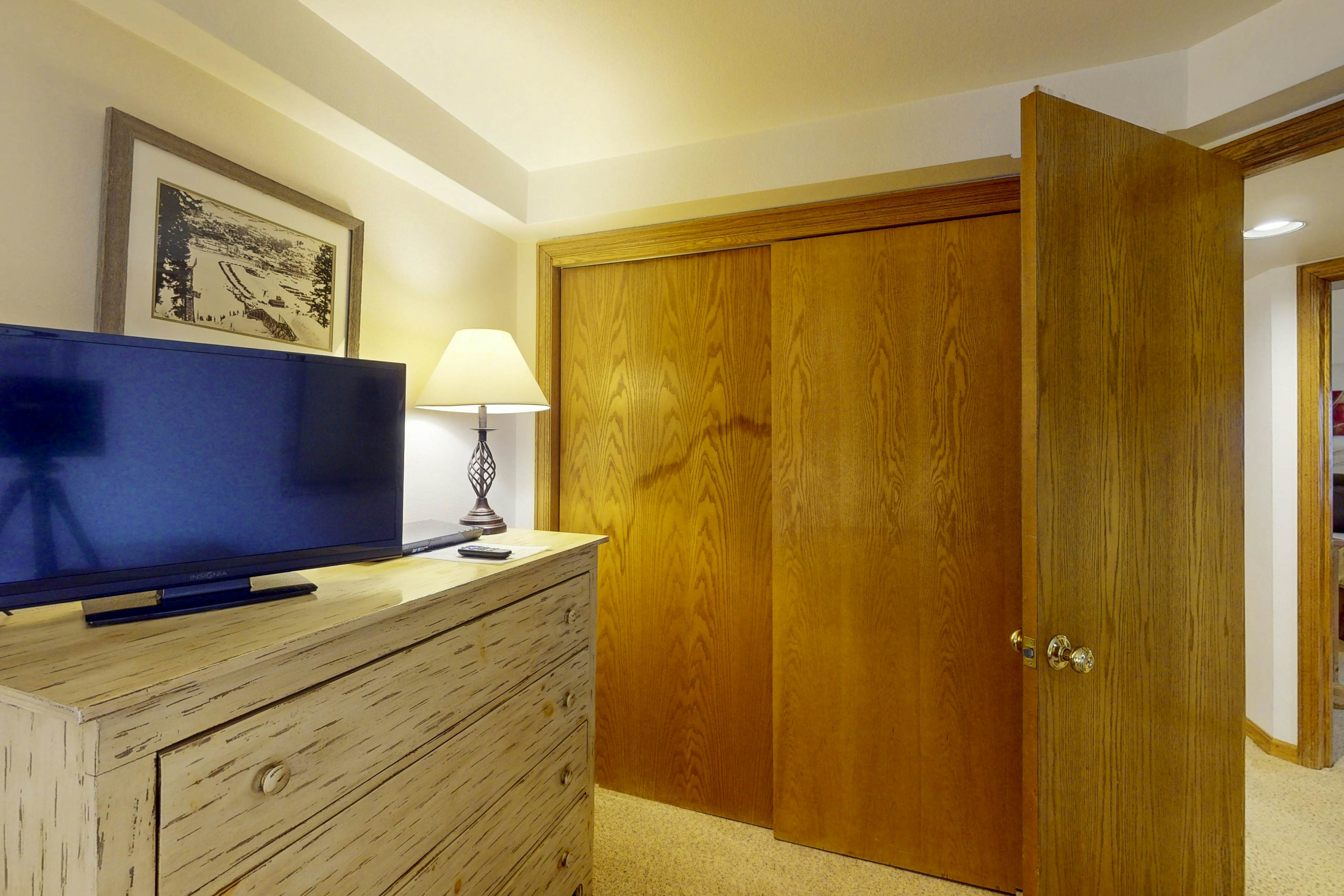 Torian Plum Plaza 802