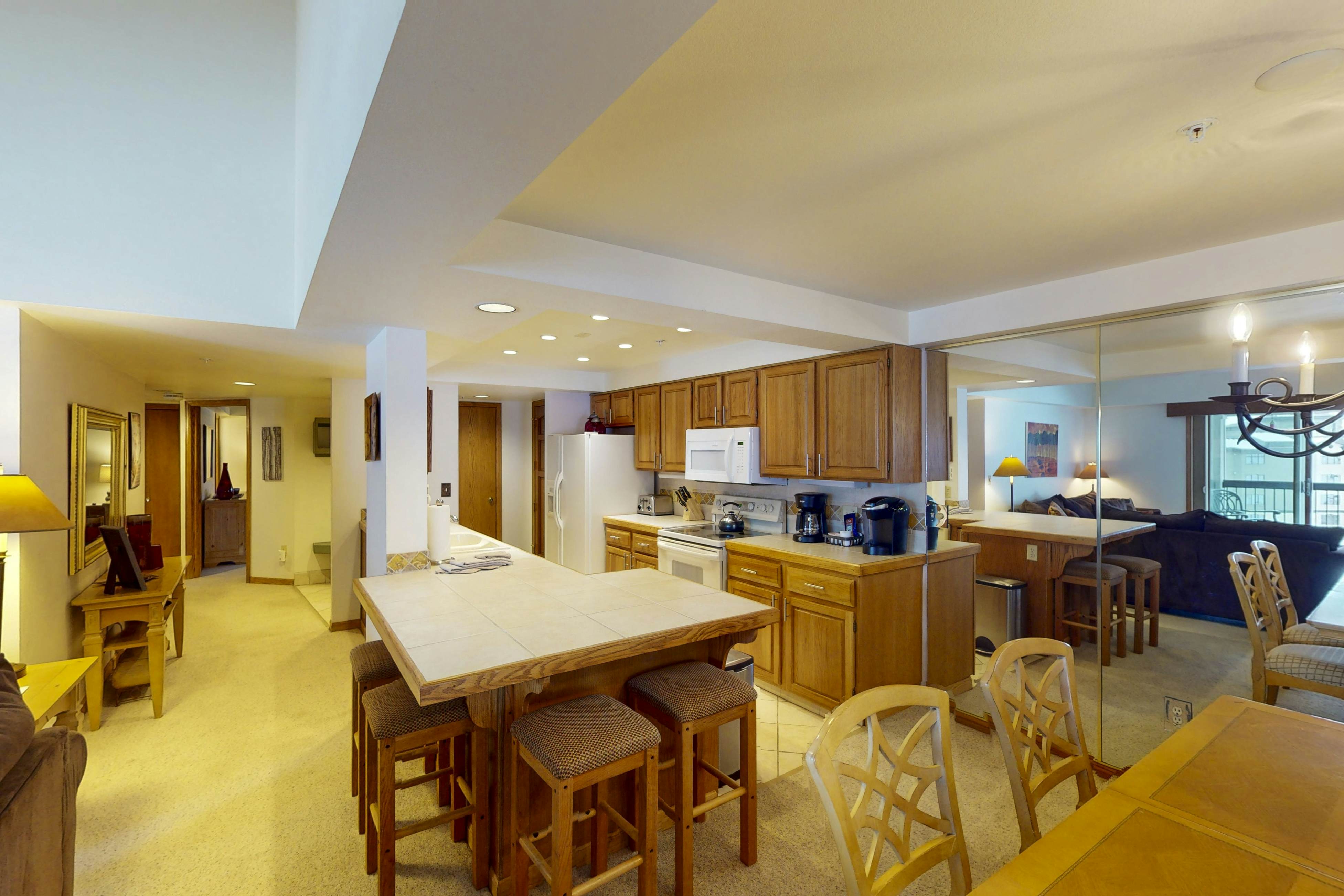 Torian Plum Plaza 802