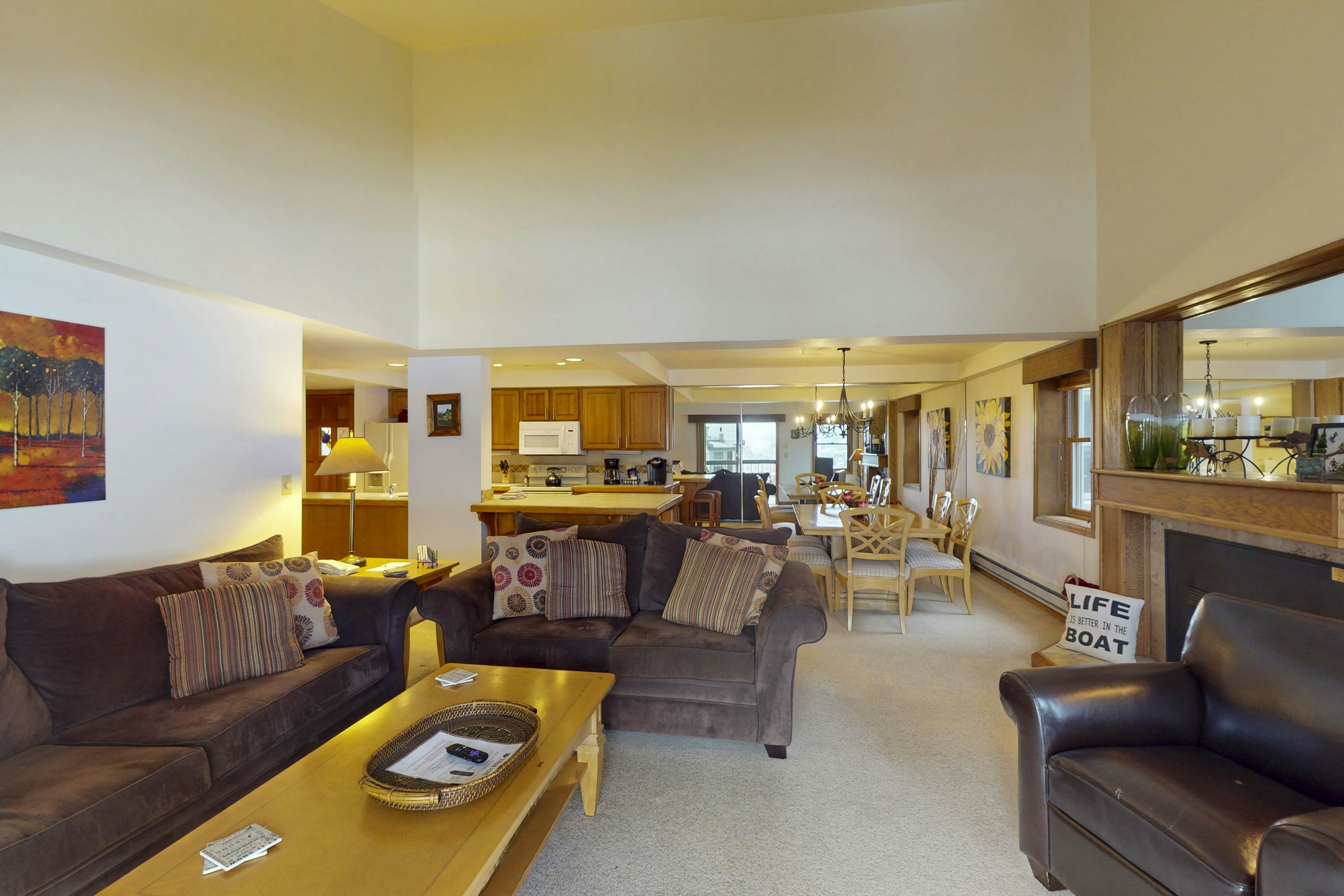 Torian Plum Plaza 802