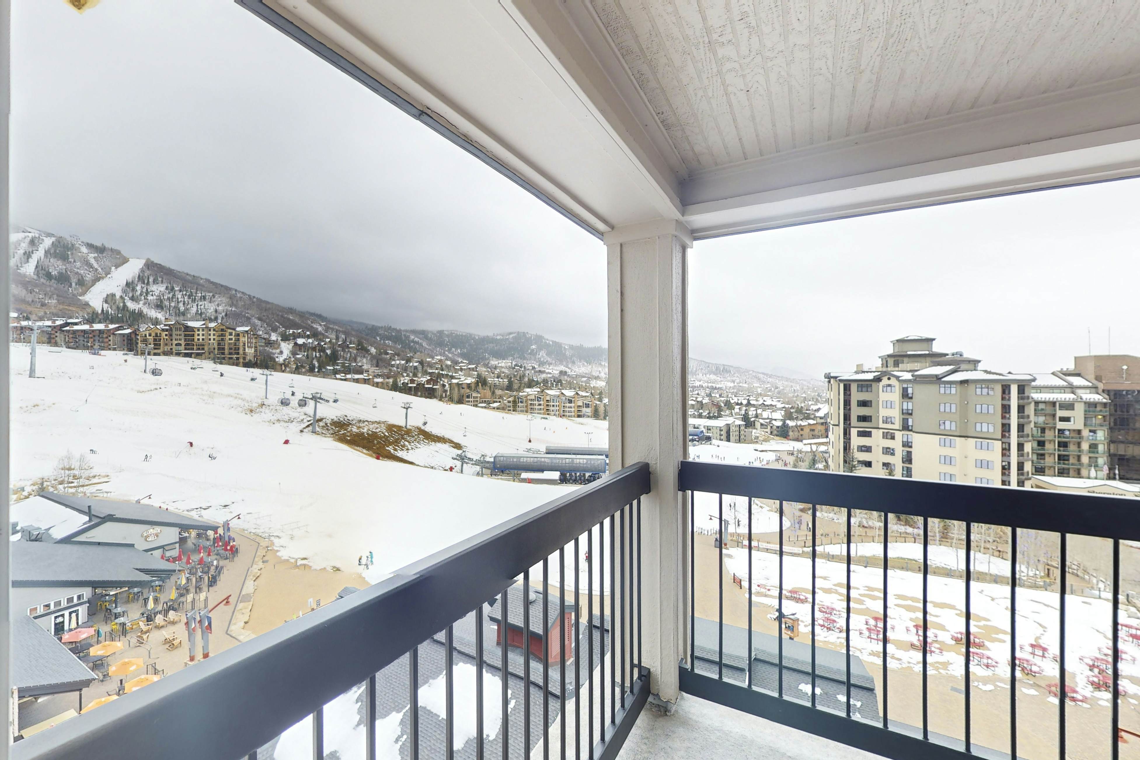 Torian Plum Plaza 802