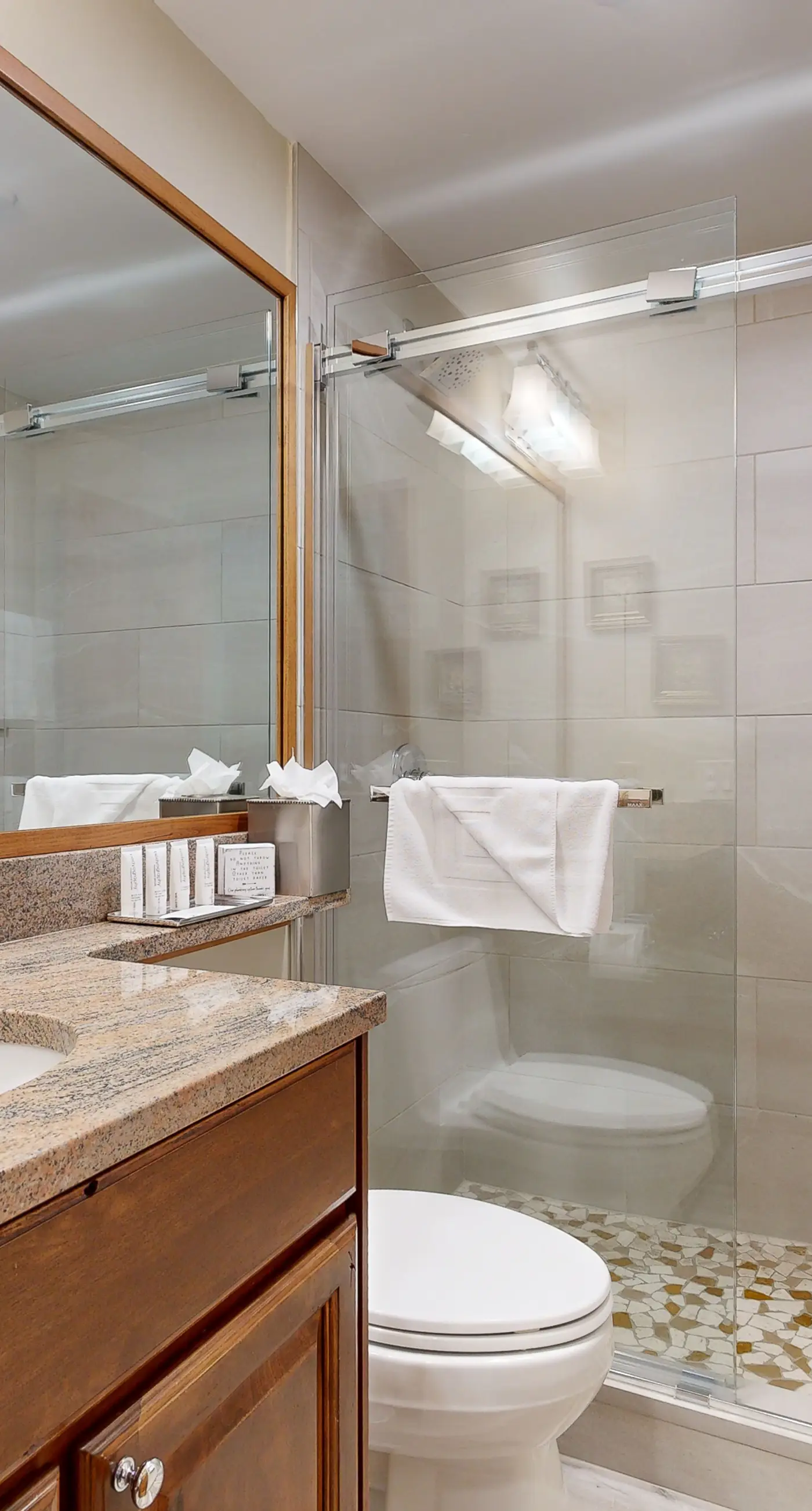 Lion Square Lodge South 170