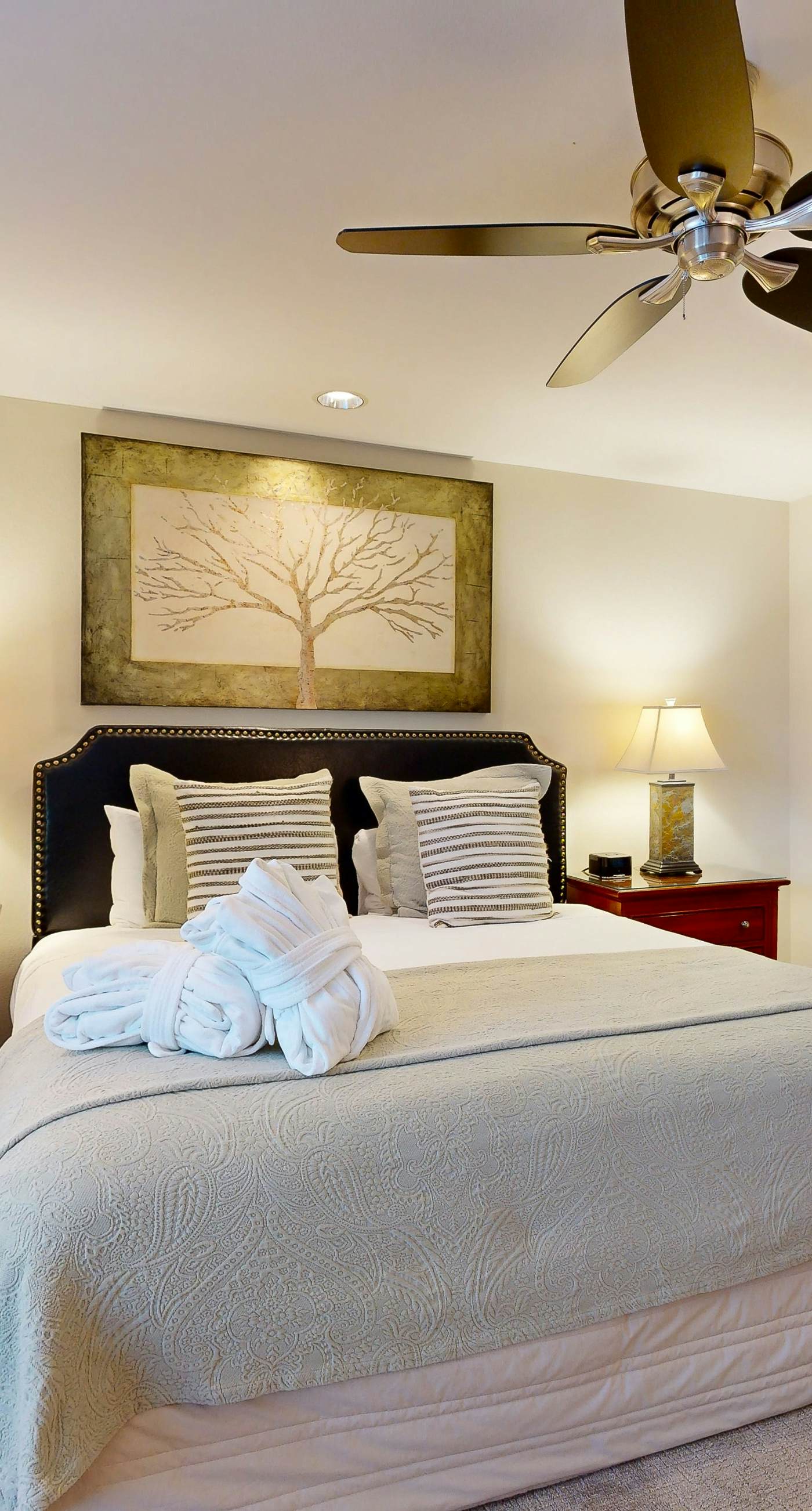 Lion Square Lodge South 372