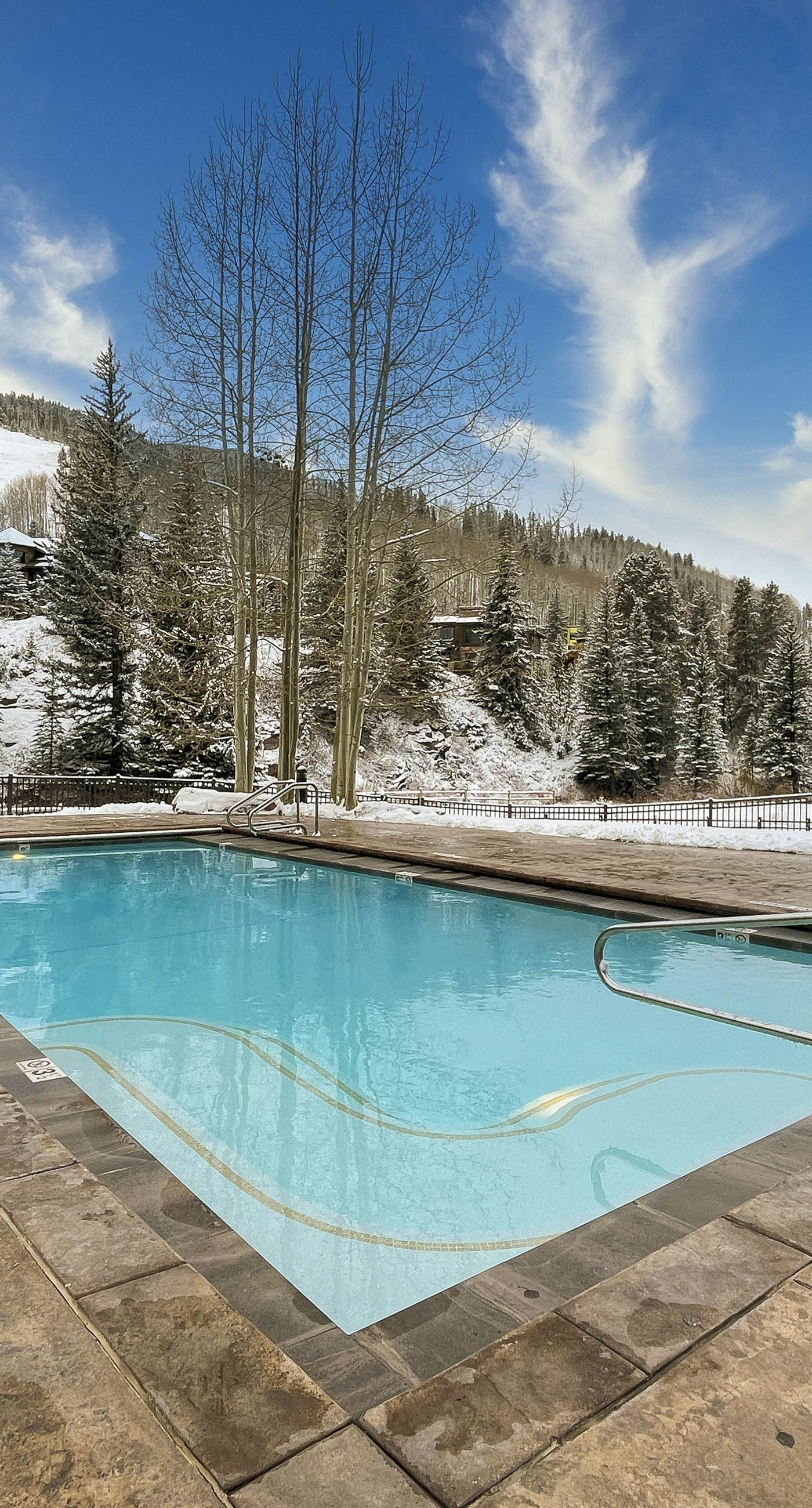 Lion Square Lodge South 372