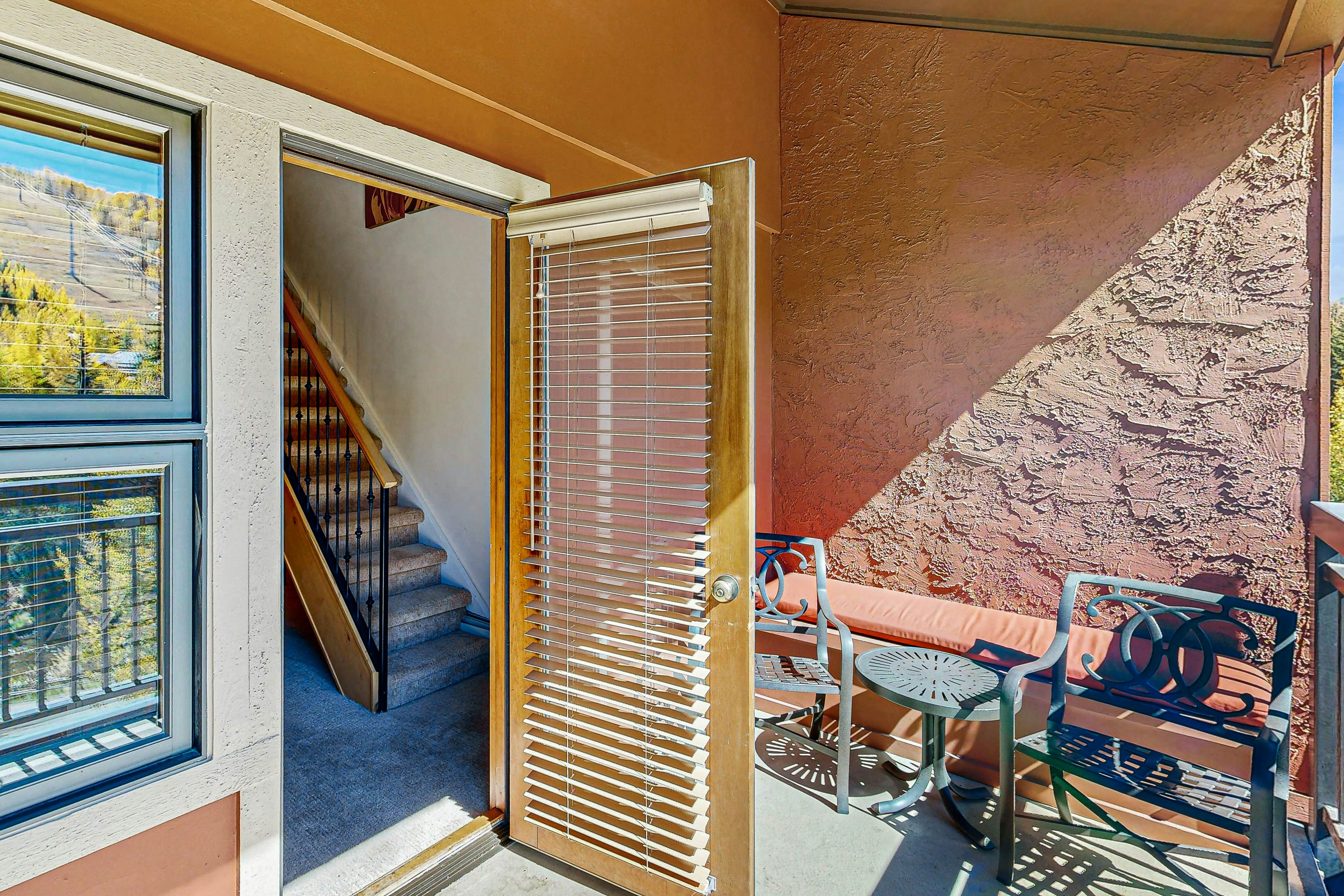 Lion Square Lodge South 554a