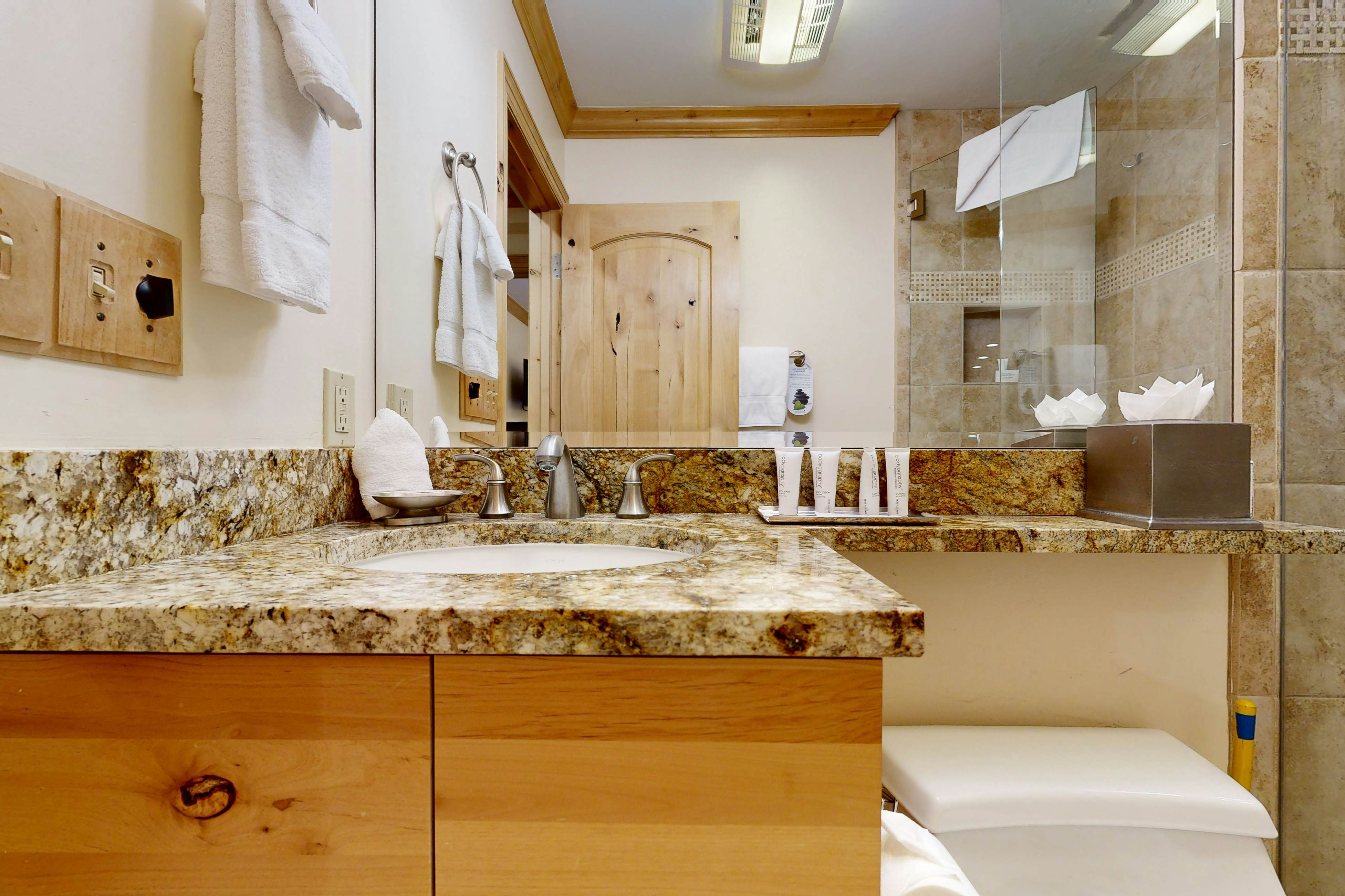 Lion Square Lodge South 554a