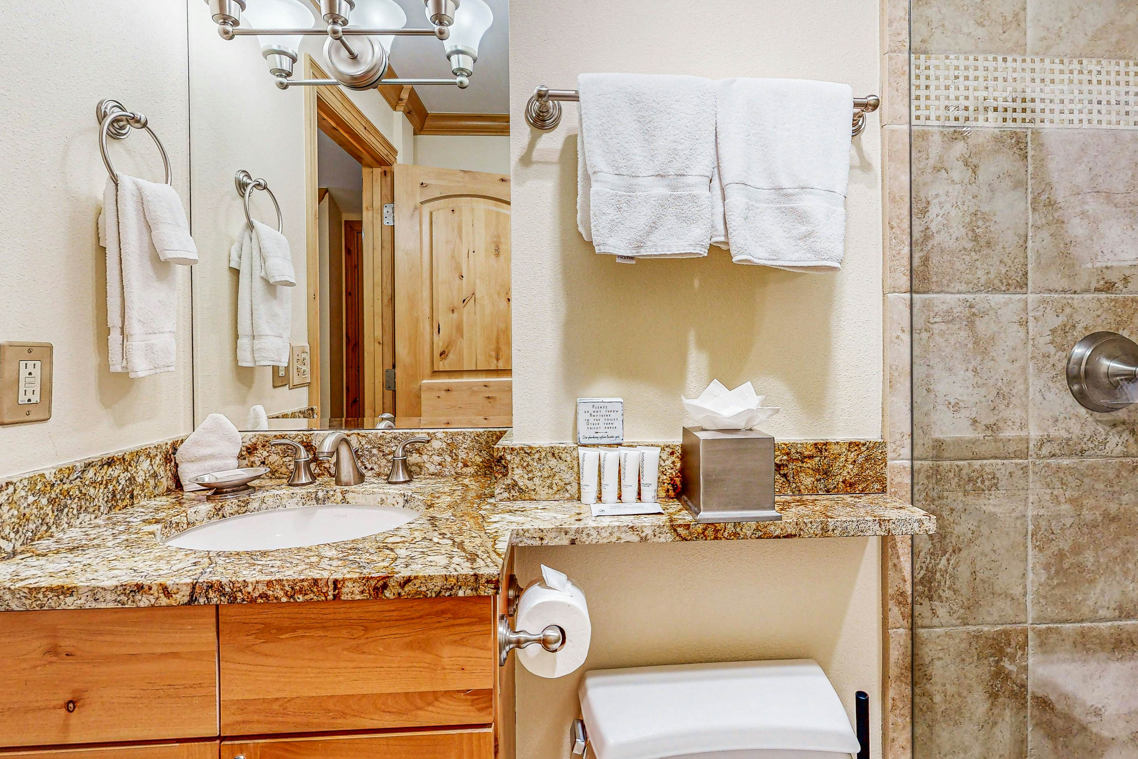 Lion Square Lodge South 554a