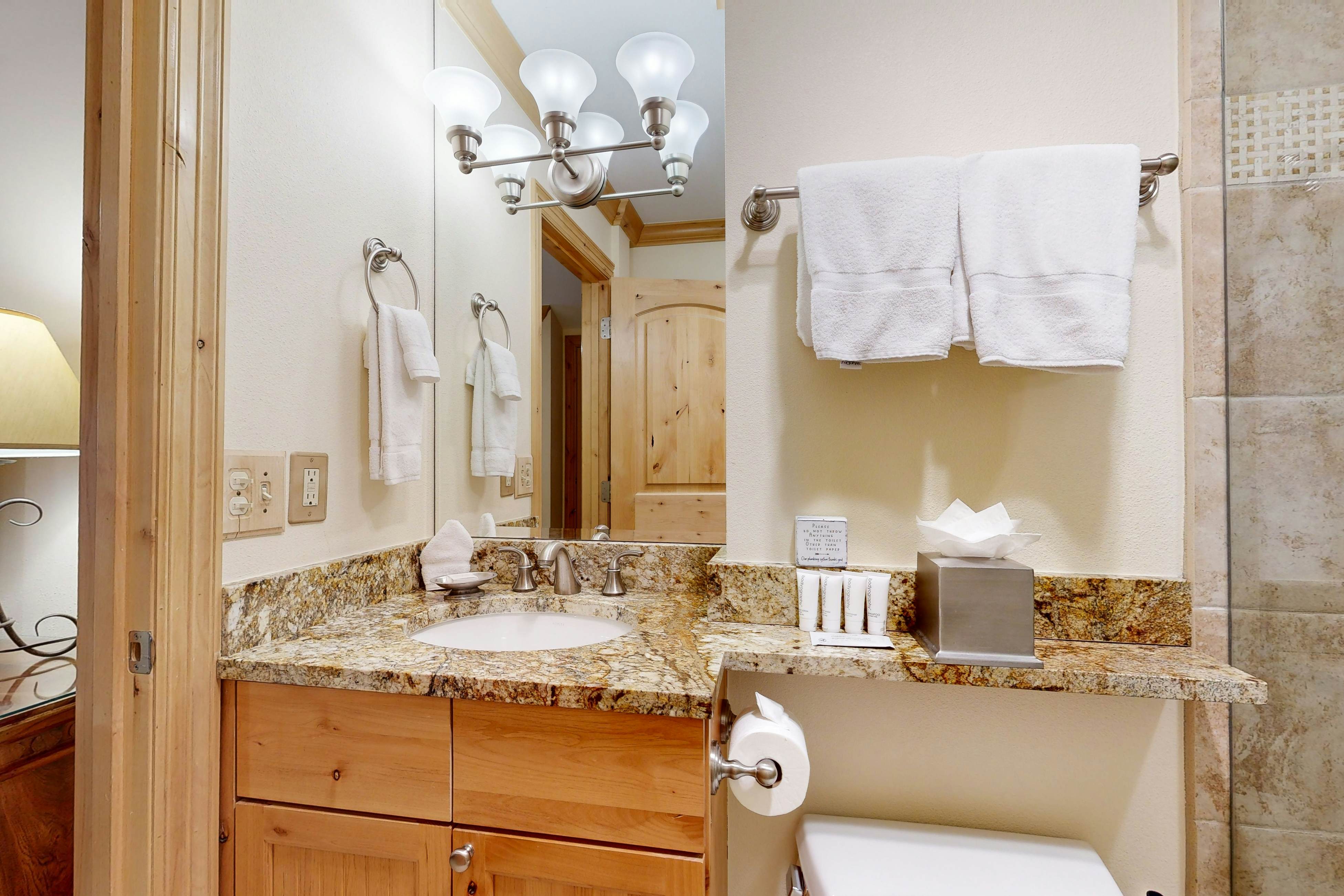 Lion Square Lodge South 554a