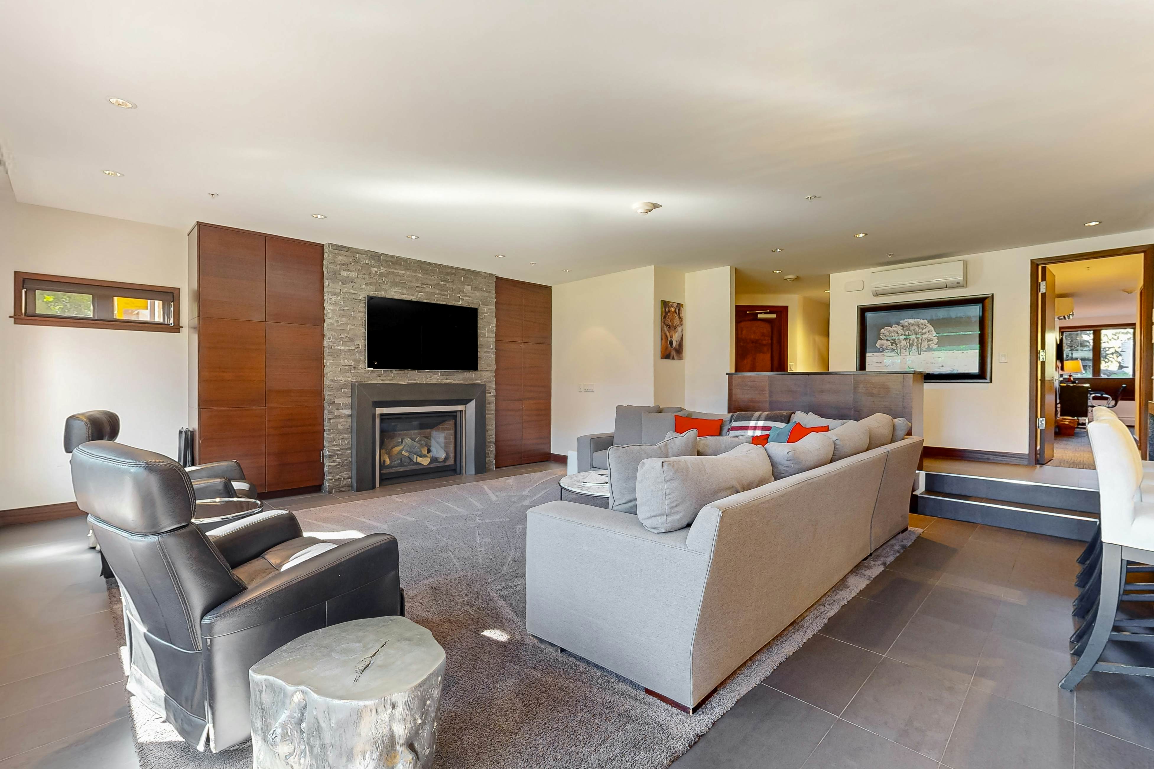 Lion Square Lodge East 101