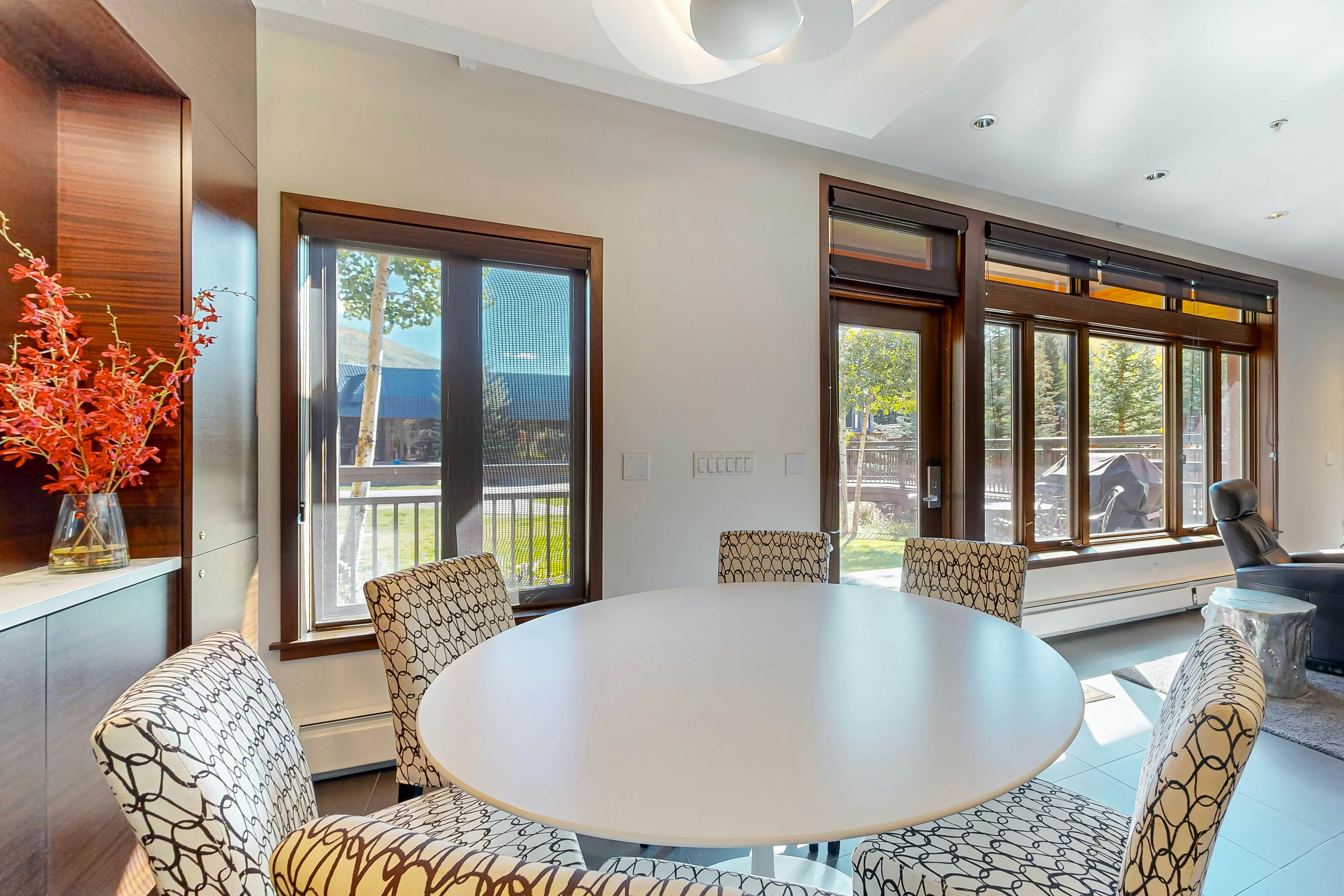 Lion Square Lodge East 101