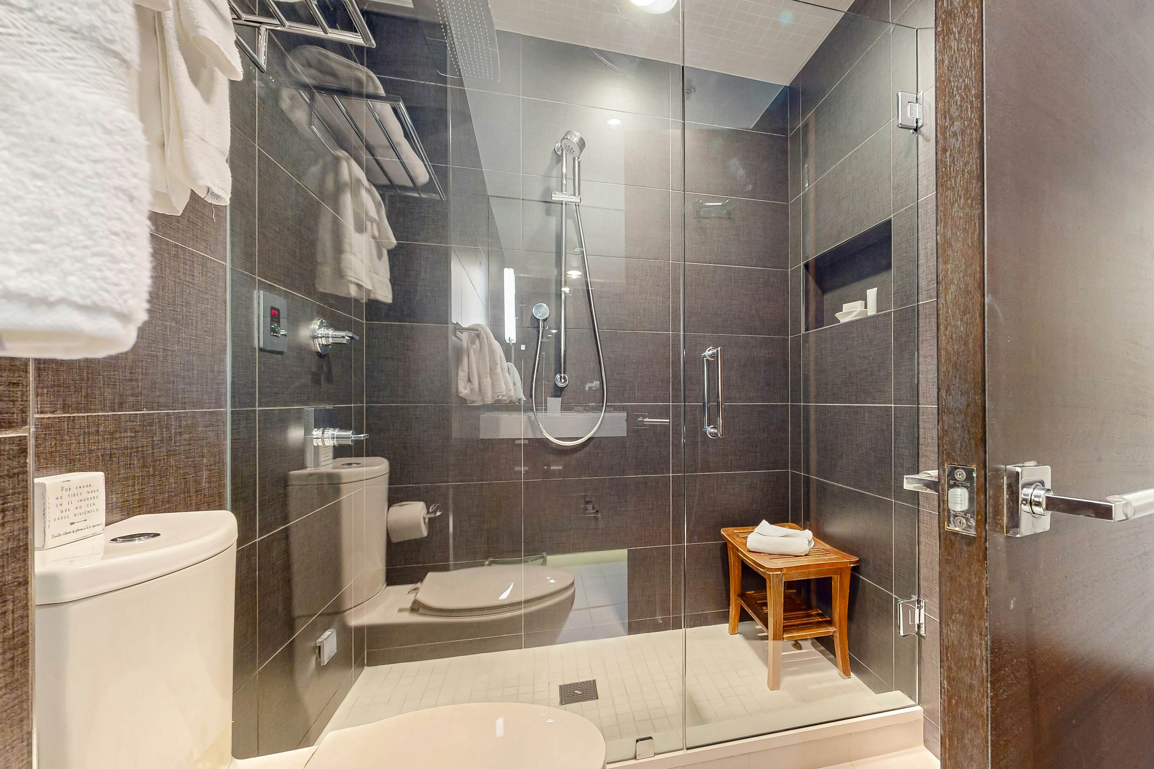 Lion Square Lodge East 101