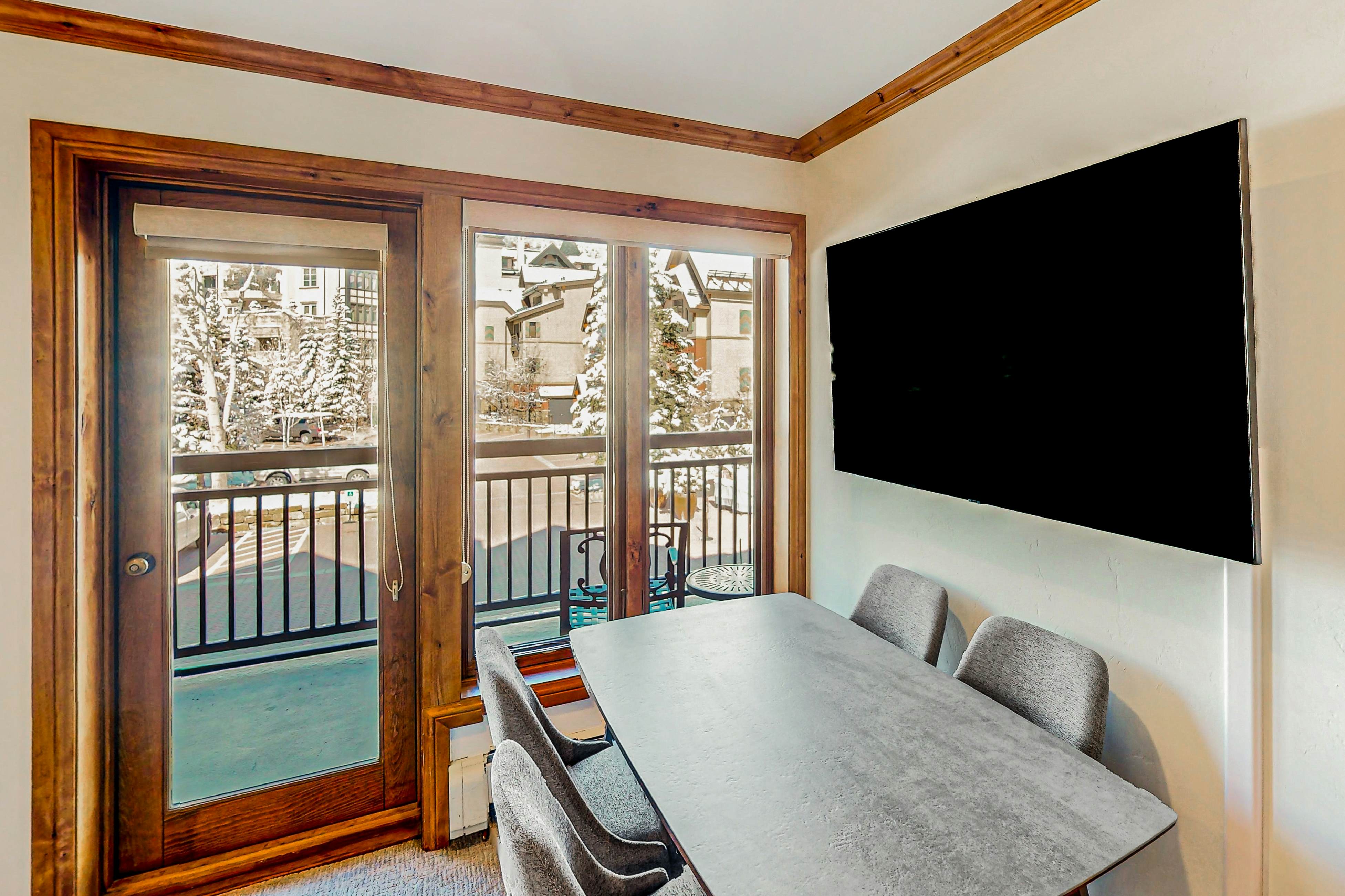 Lion Square Lodge South 461