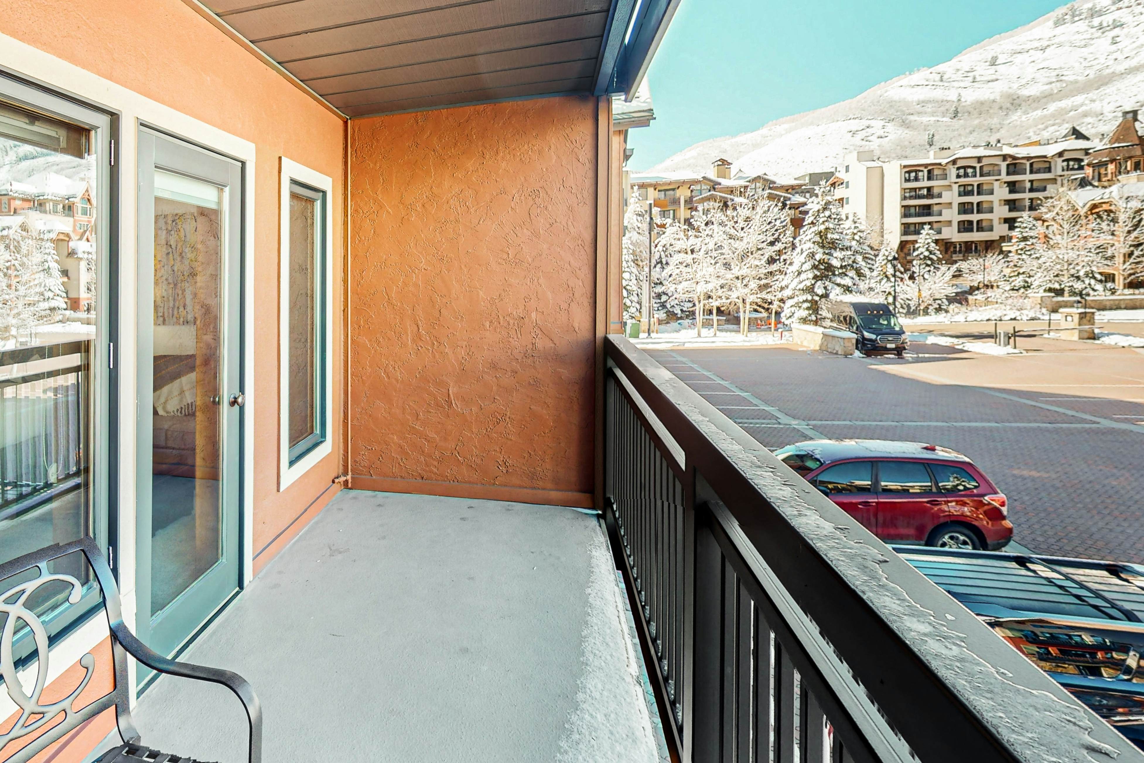 Lion Square Lodge South 461