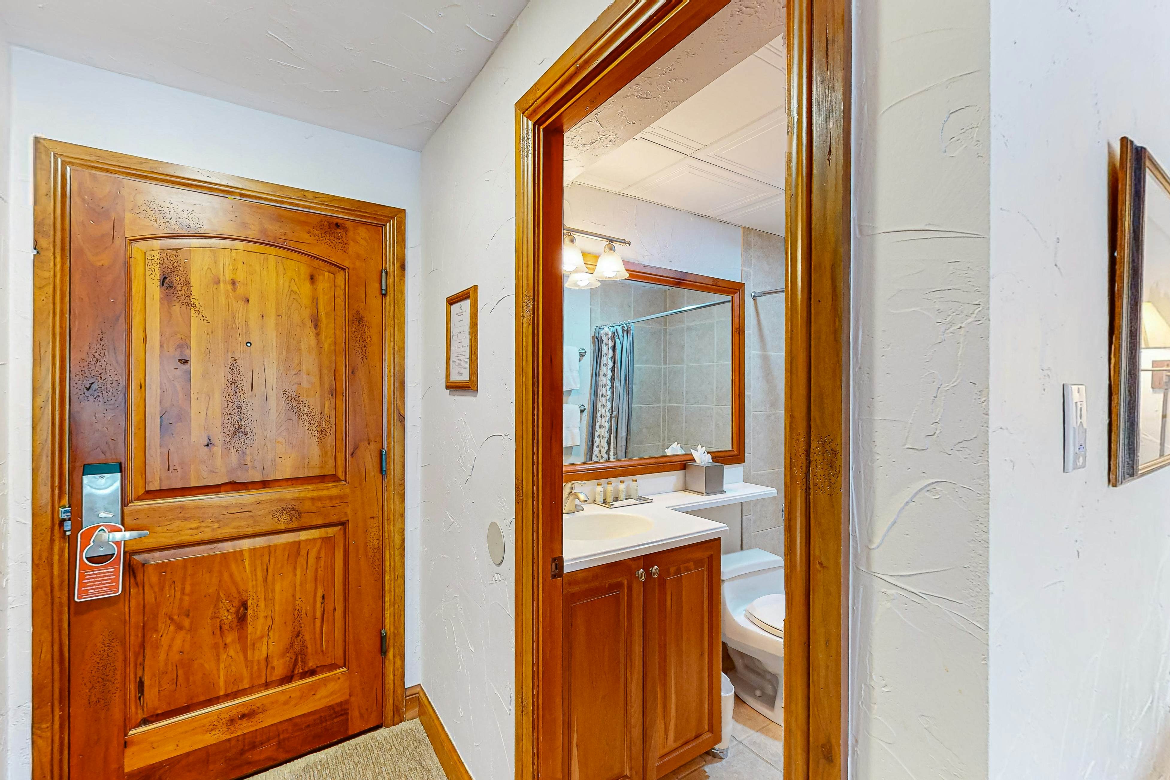 Lion Square Lodge South 469