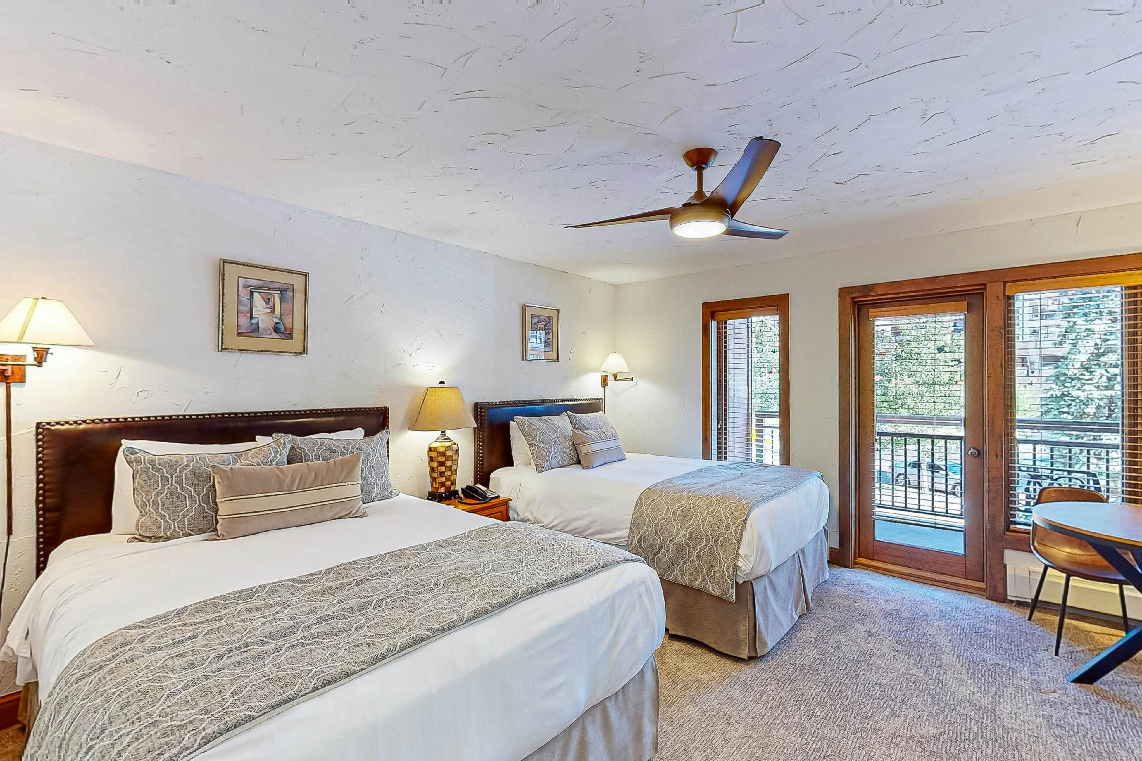 Lion Square Lodge South 469