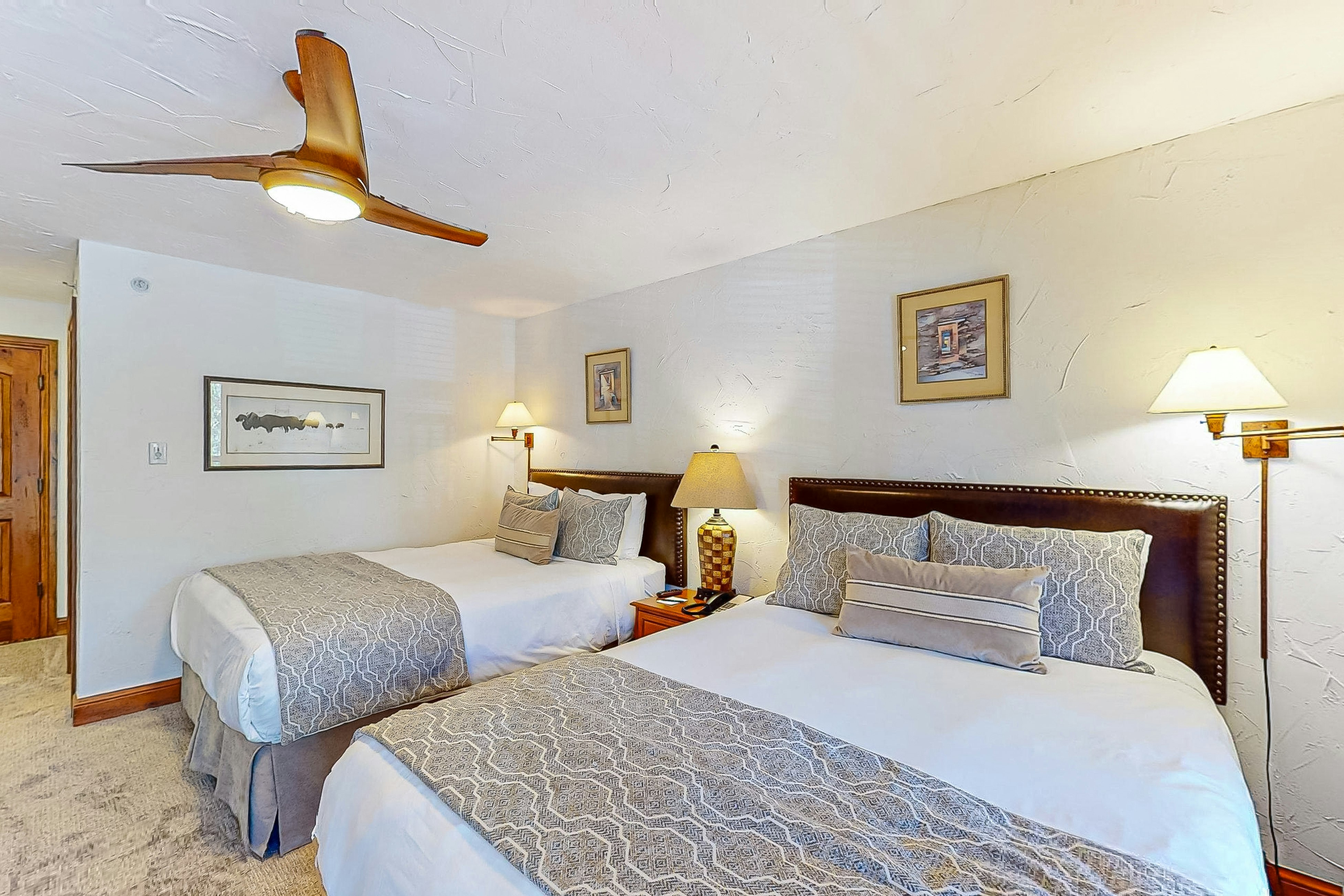 Lion Square Lodge South 469