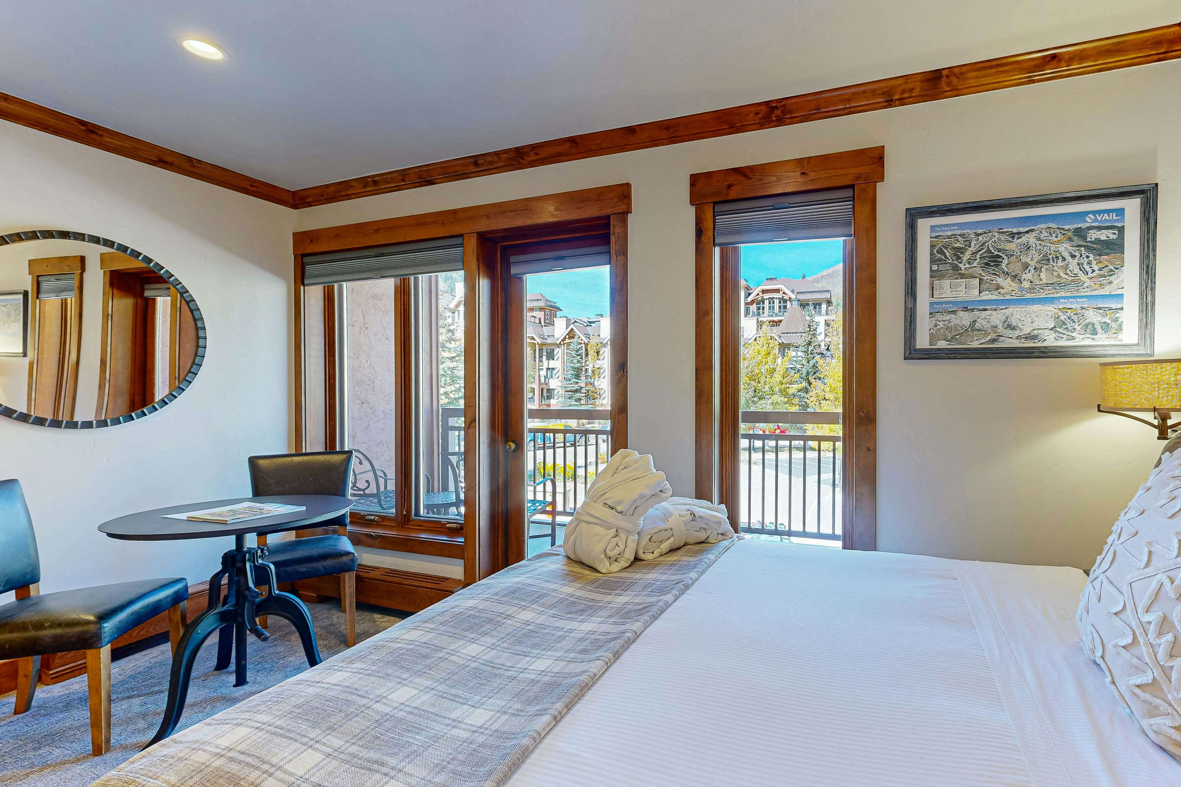 Lion Square Lodge South 472