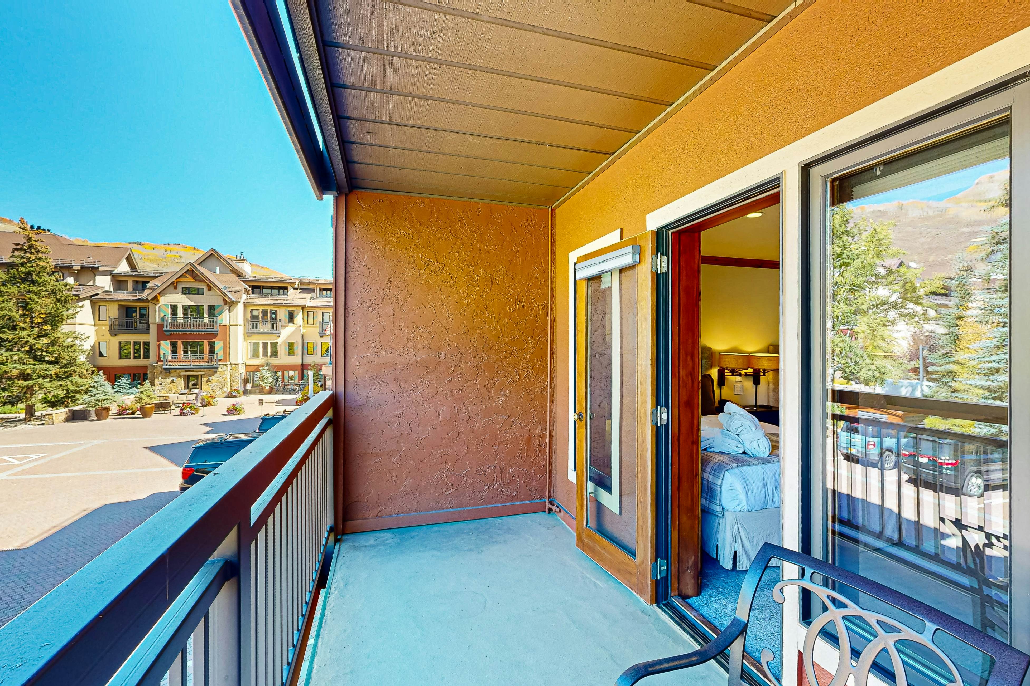 Lion Square Lodge South 472