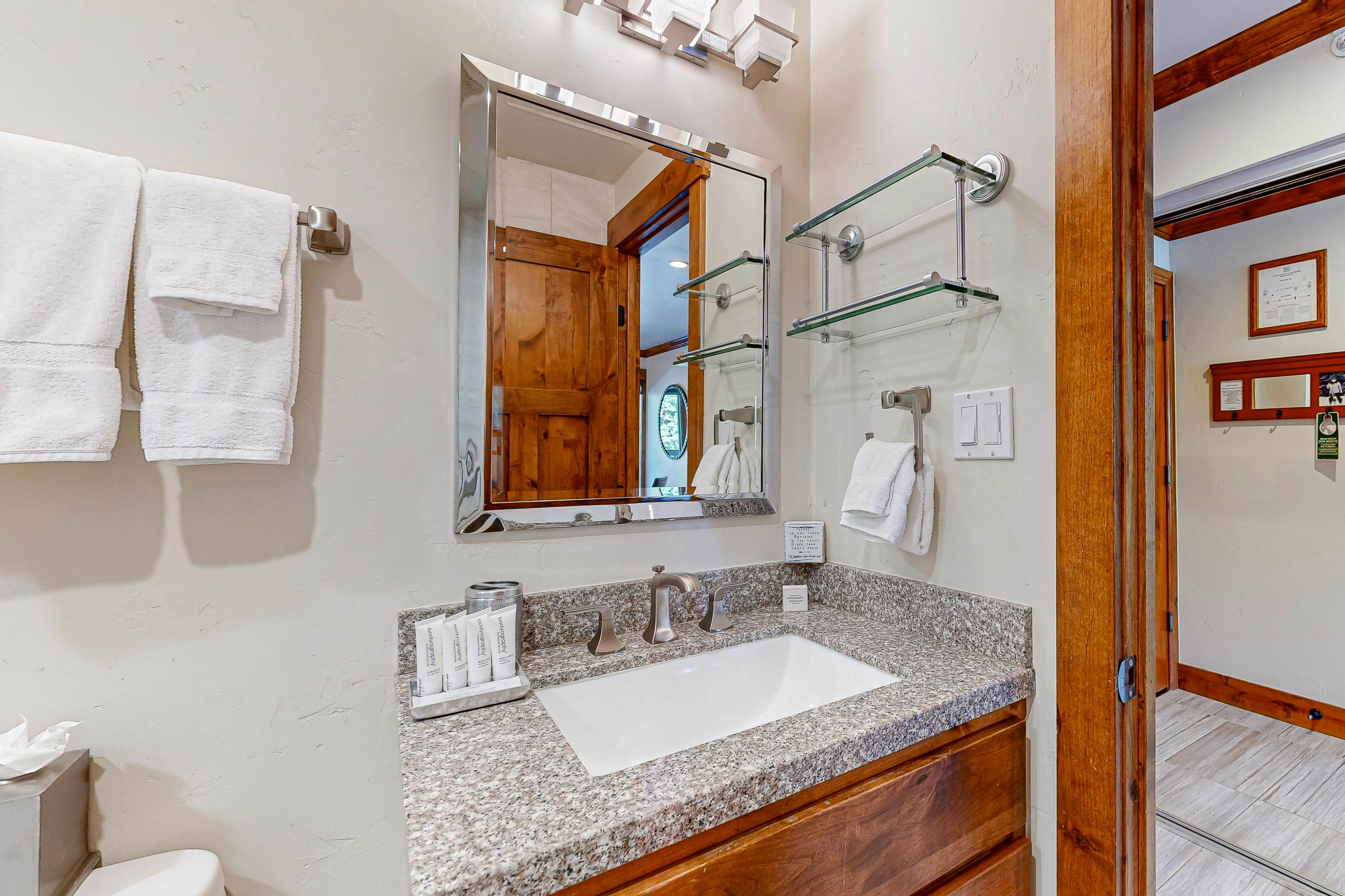 Lion Square Lodge South 472