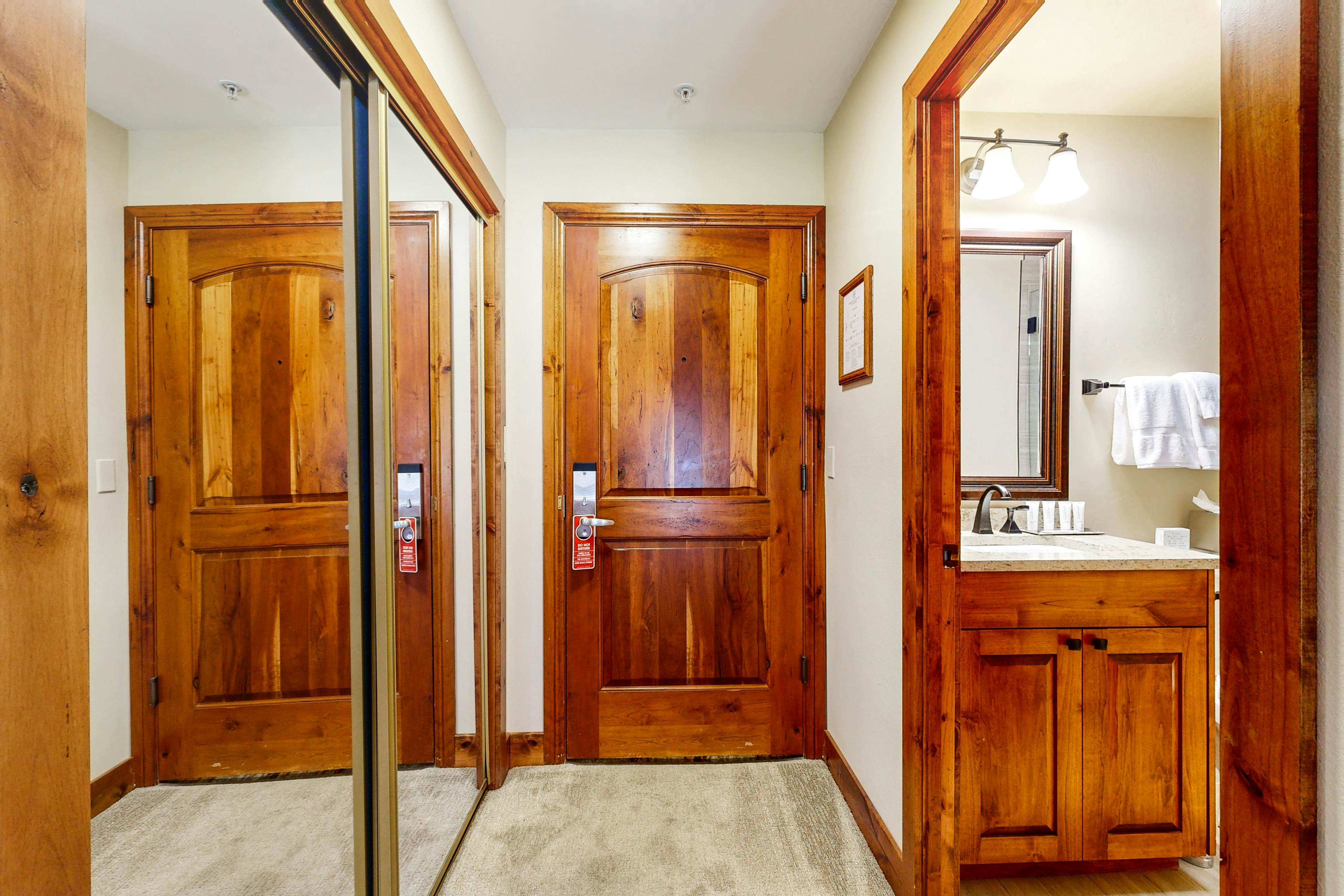 Lion Square Lodge South 162