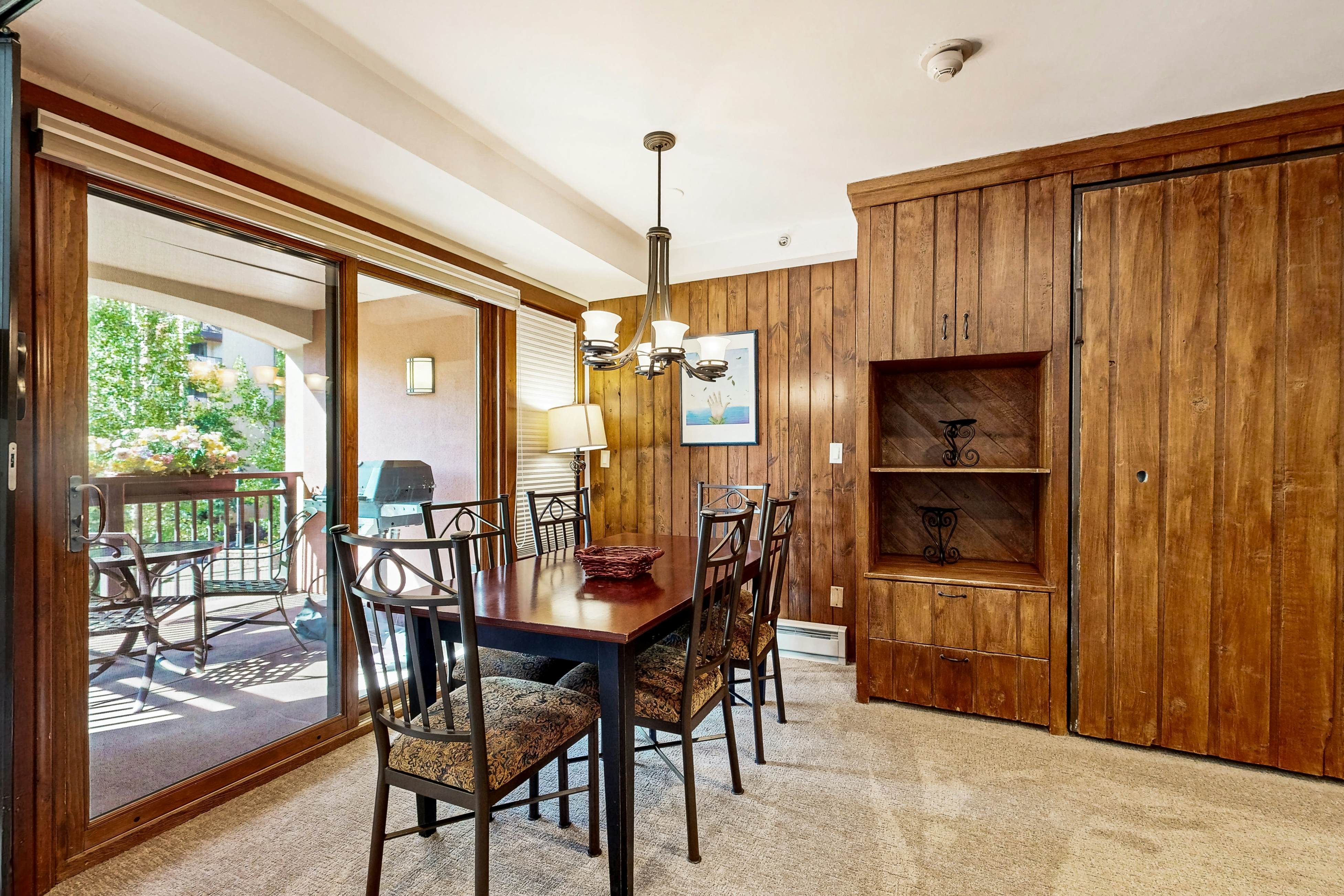 Lion Square Lodge North 288