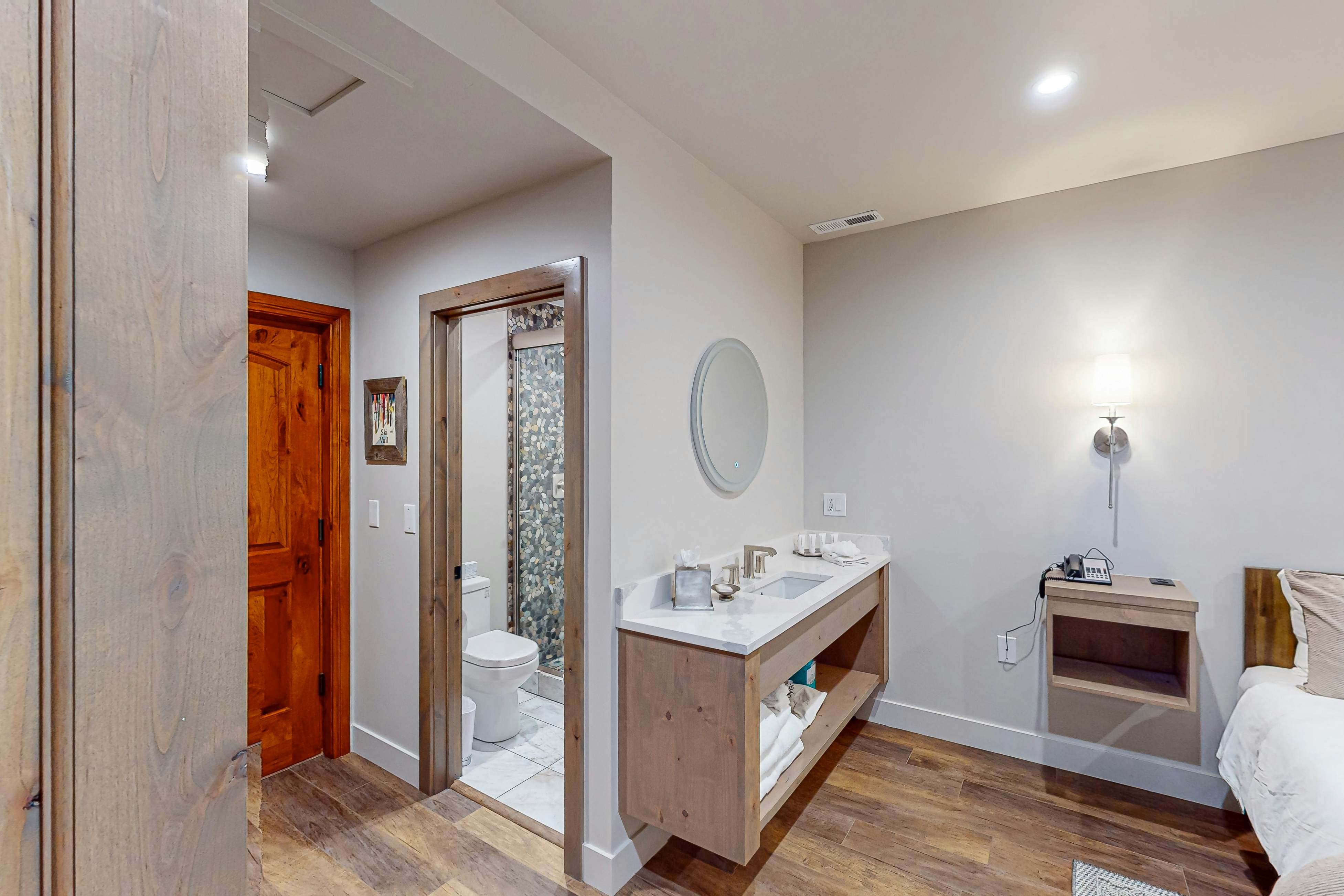 Lion Square Lodge South 261