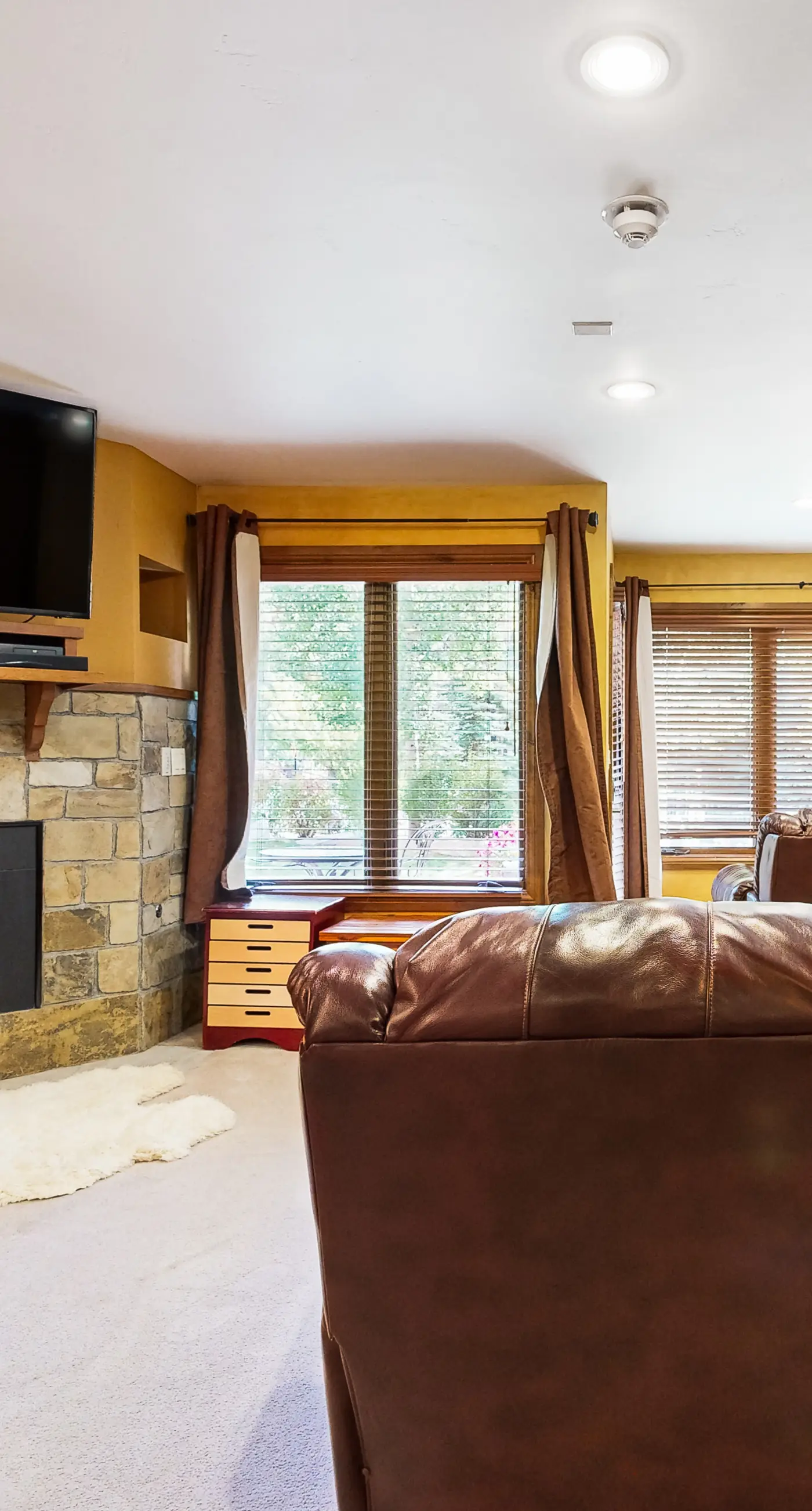 Lion Square Lodge North 190