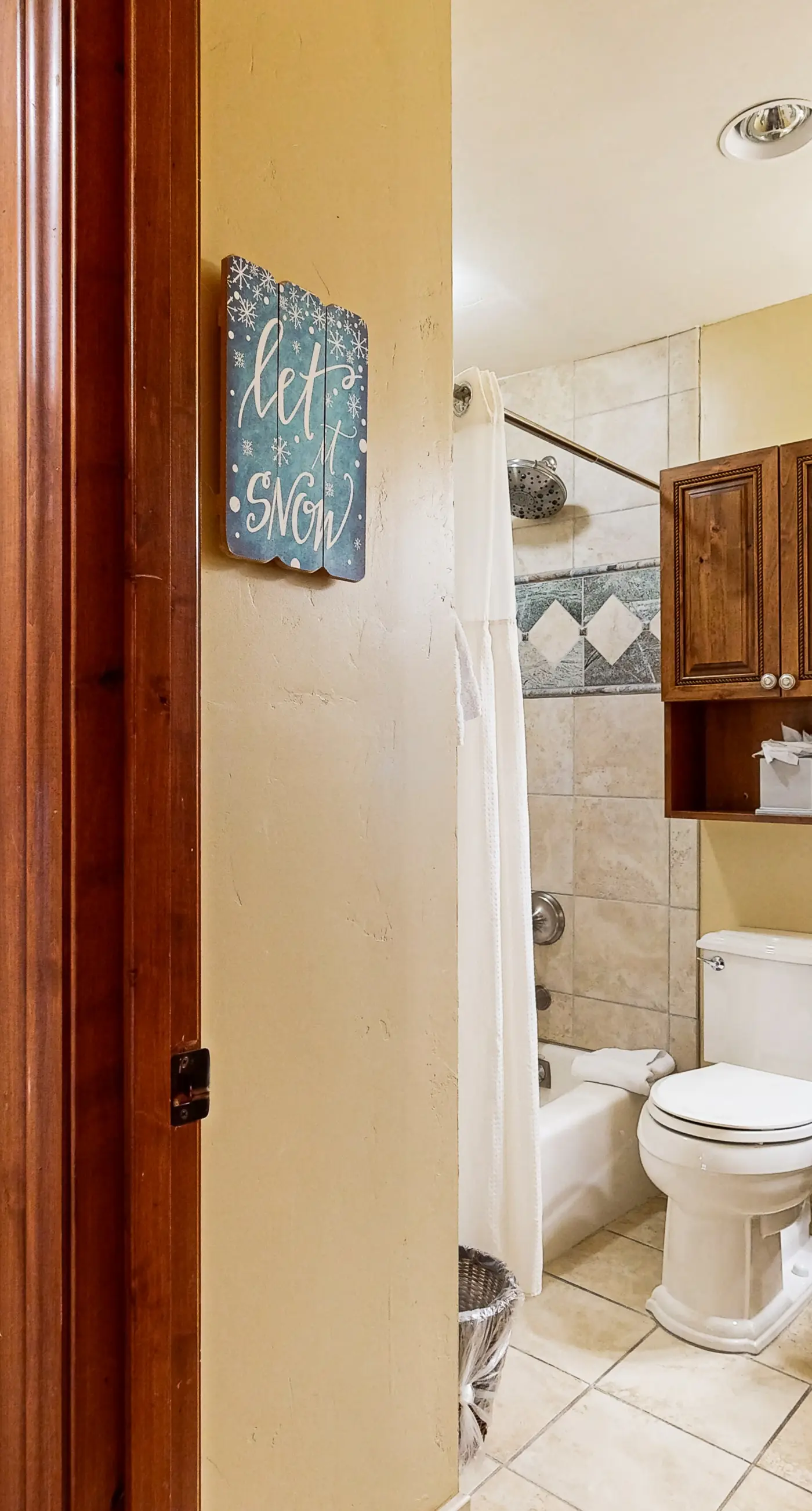 Lion Square Lodge North 190