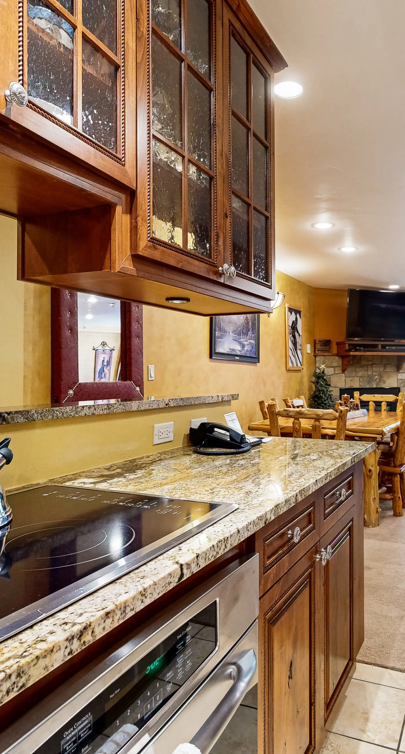 Lion Square Lodge North 190