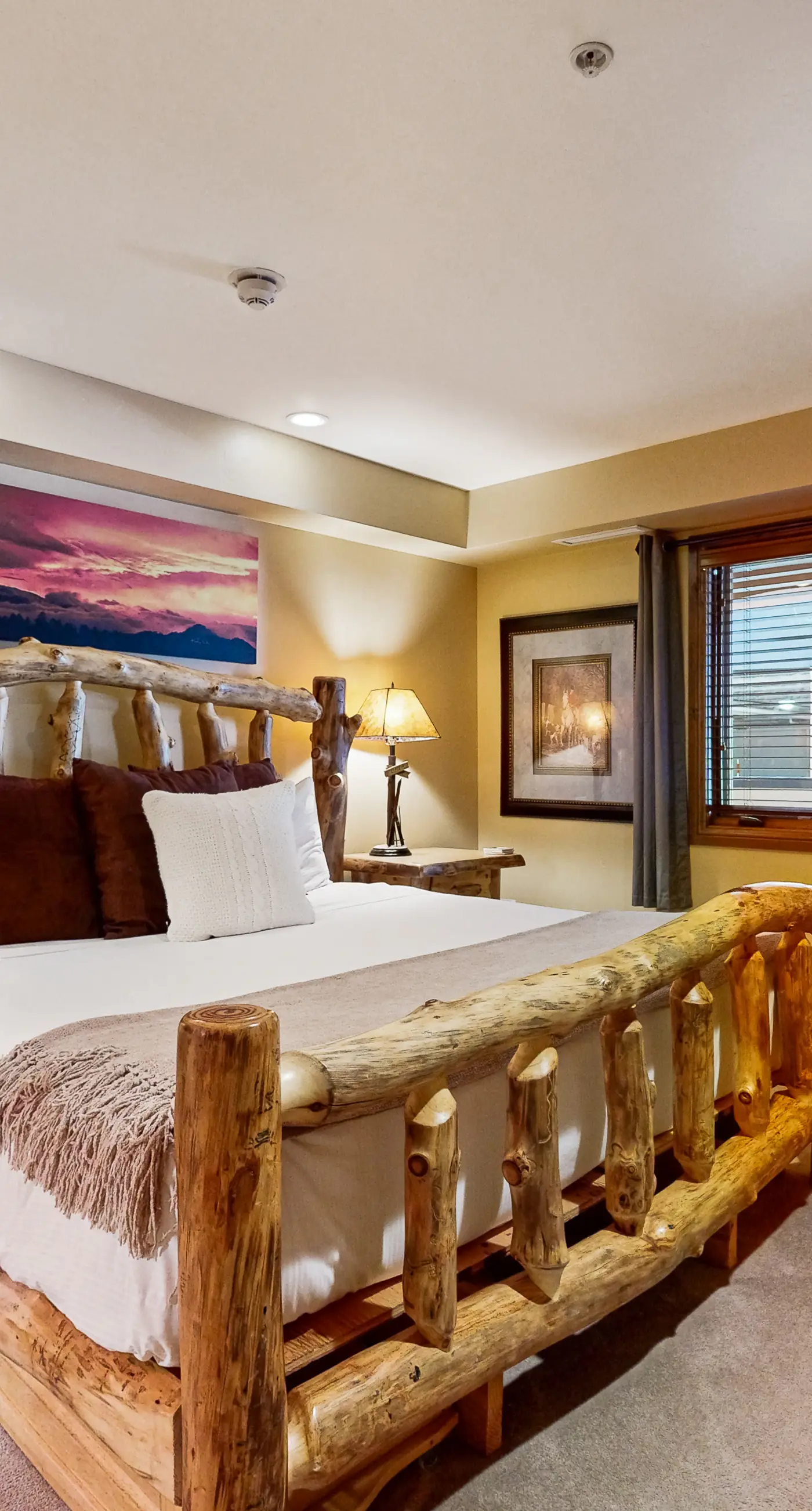 Lion Square Lodge North 190