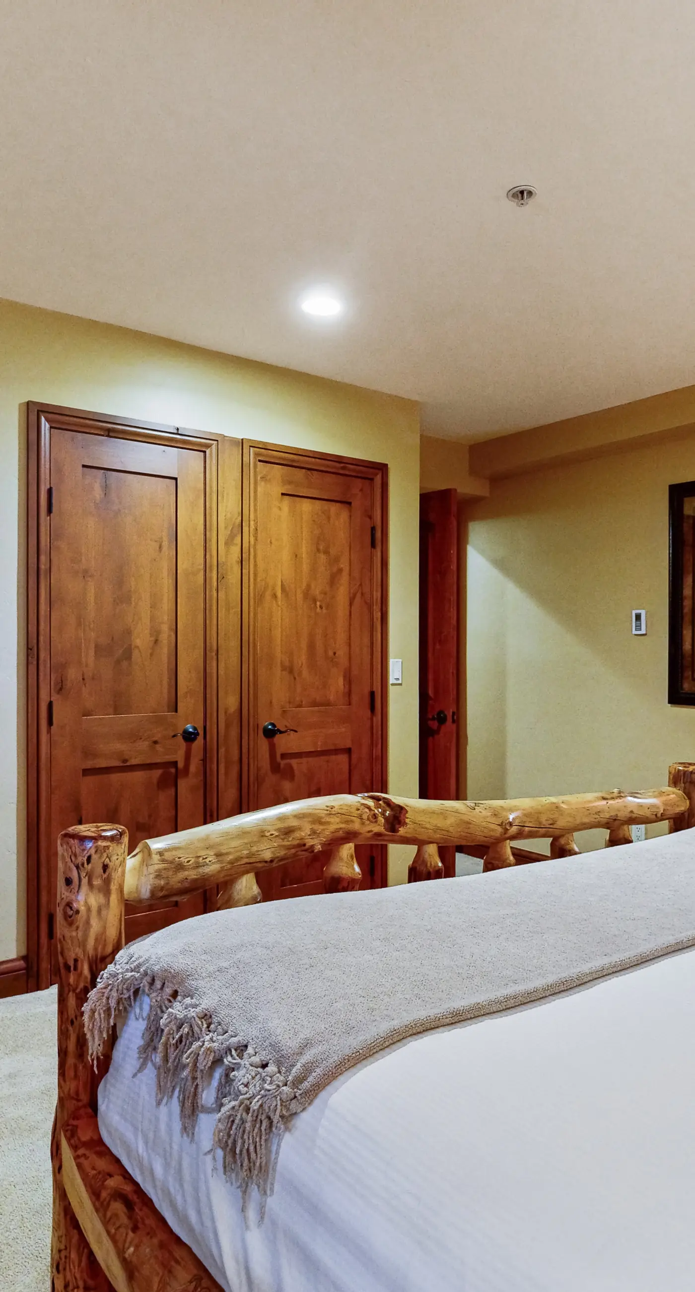 Lion Square Lodge North 190