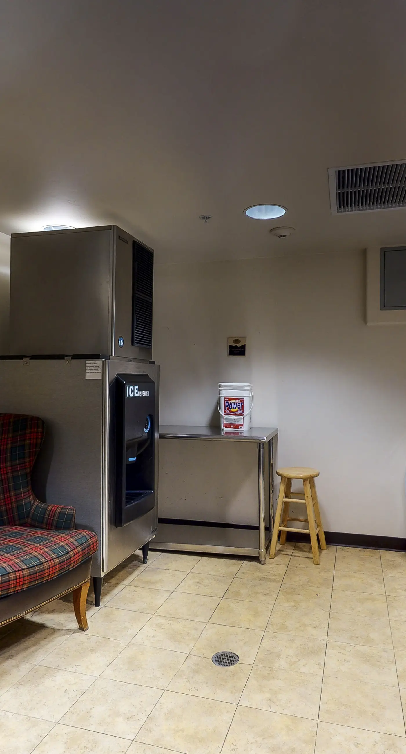 Lion Square Lodge North 190