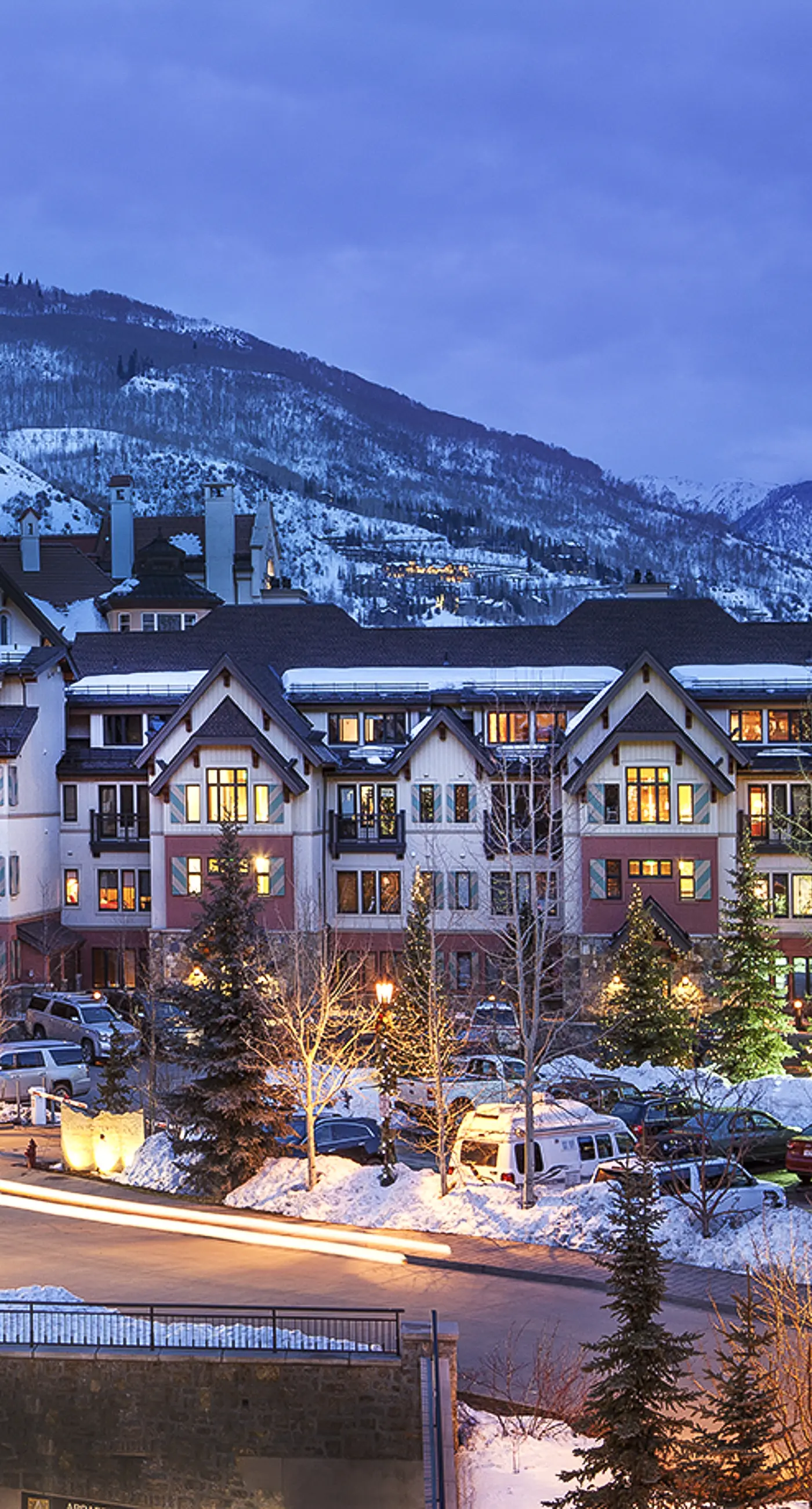 Lion Square Lodge North 190