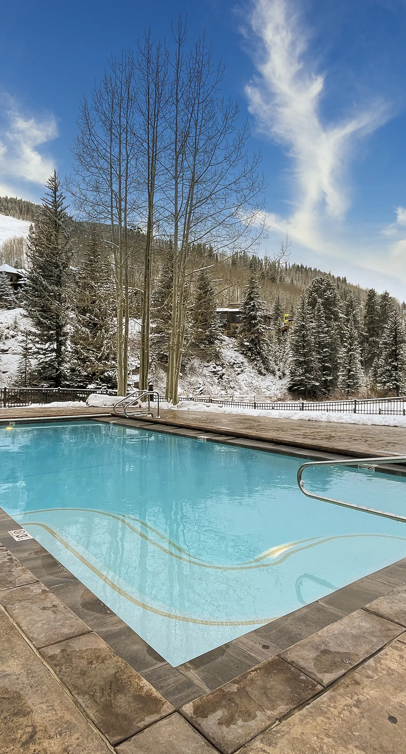 Lion Square Lodge North 190