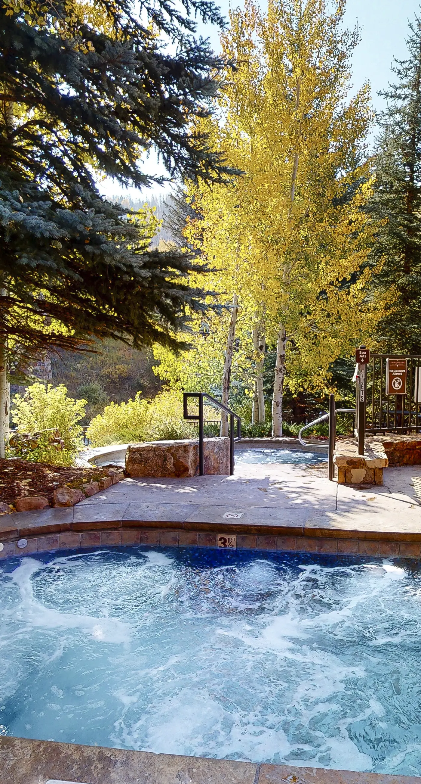 Lion Square Lodge North 190