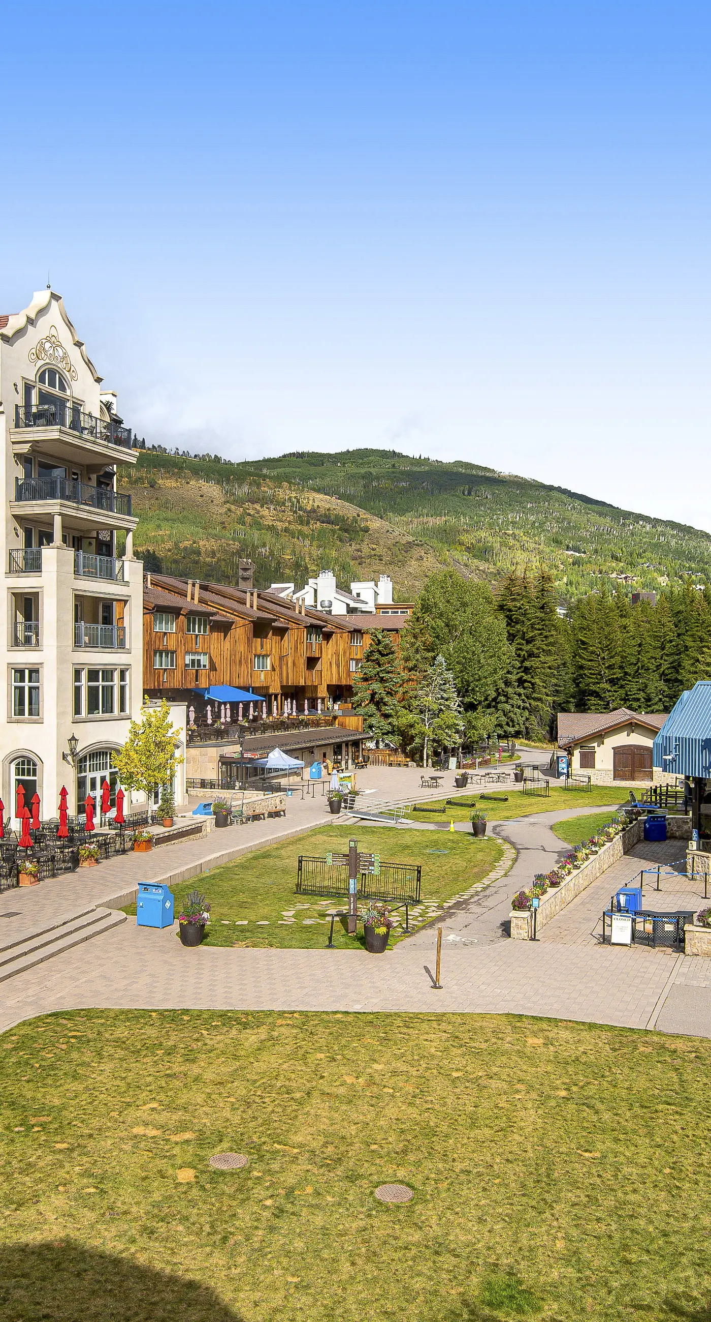 Lion Square Lodge North 190