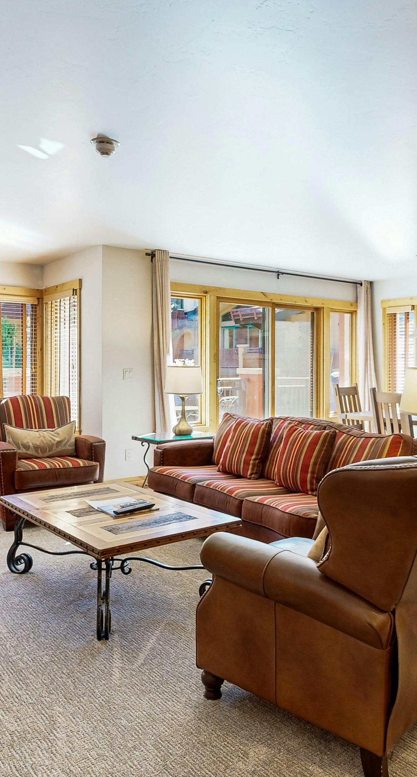 Lion Square Lodge North 396