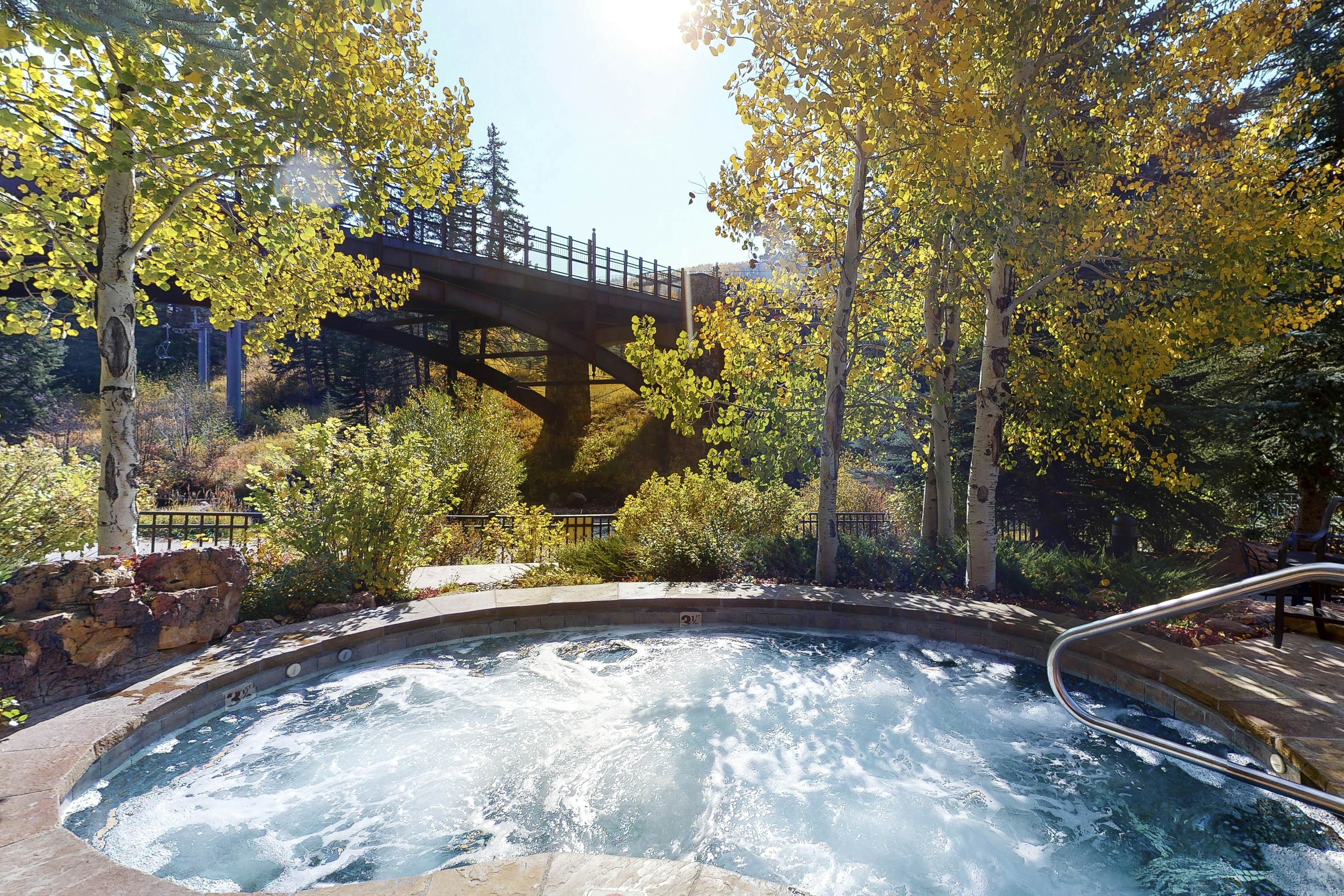 Lion Square Lodge South 168