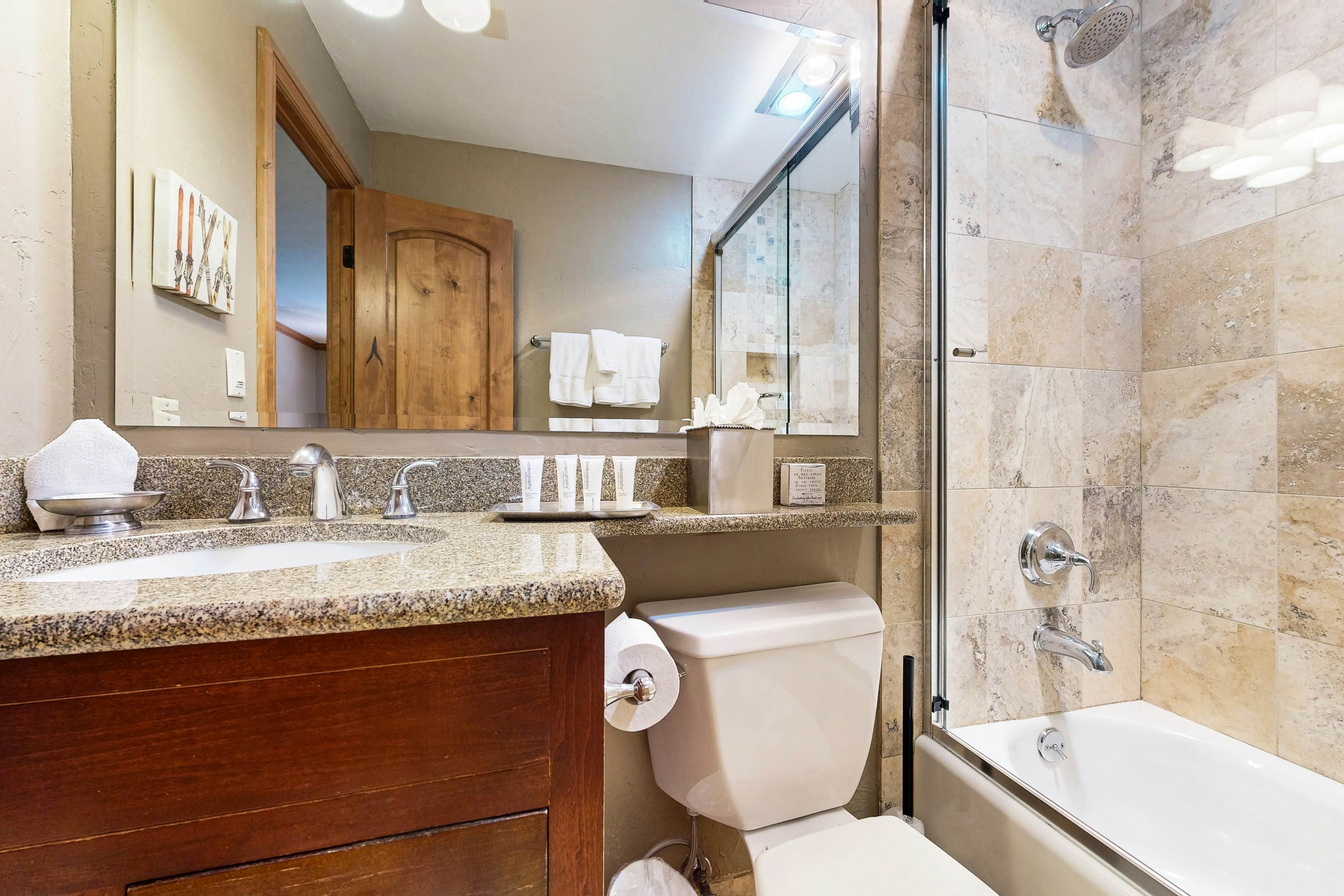 Lion Square Lodge South 166