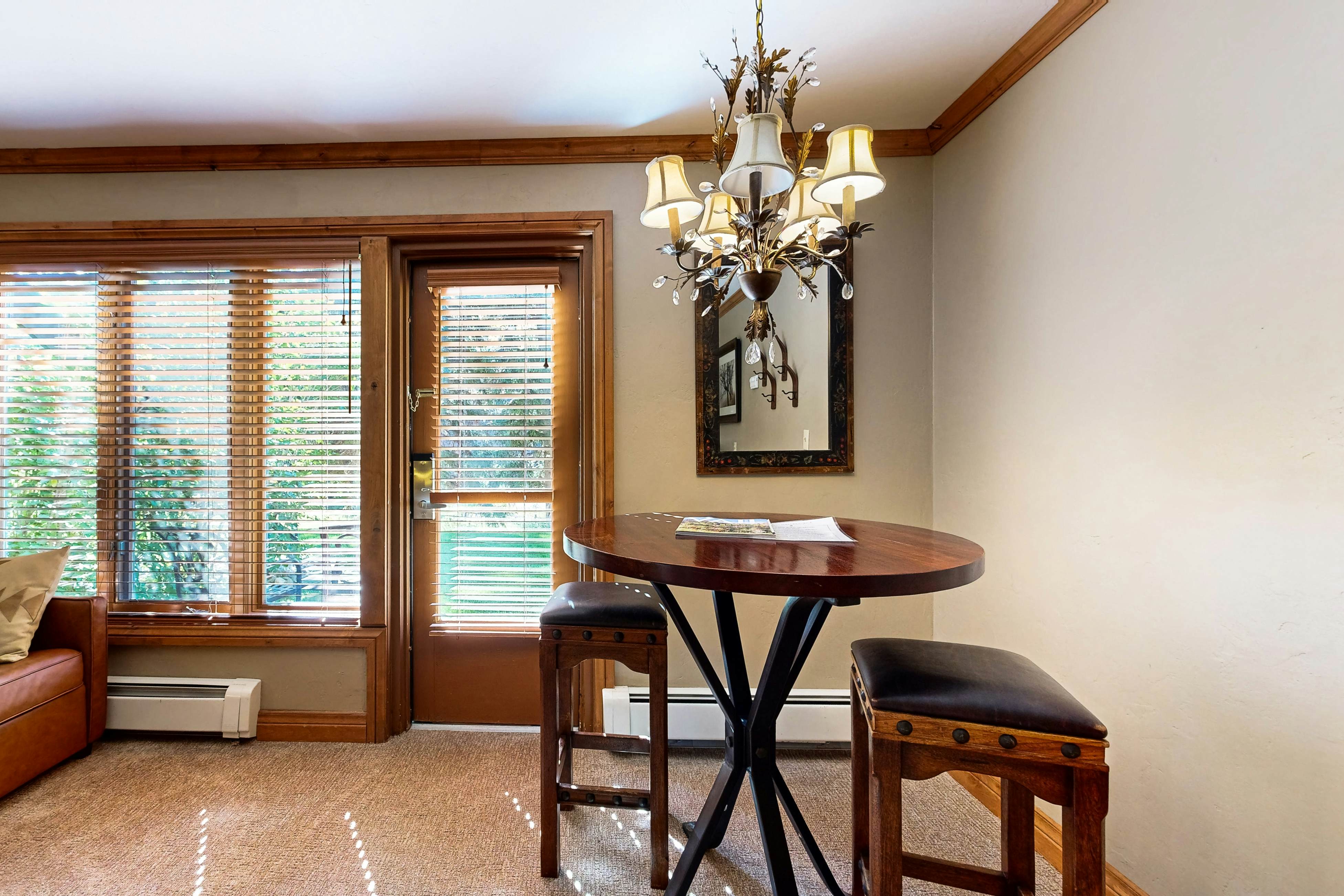 Lion Square Lodge South 166