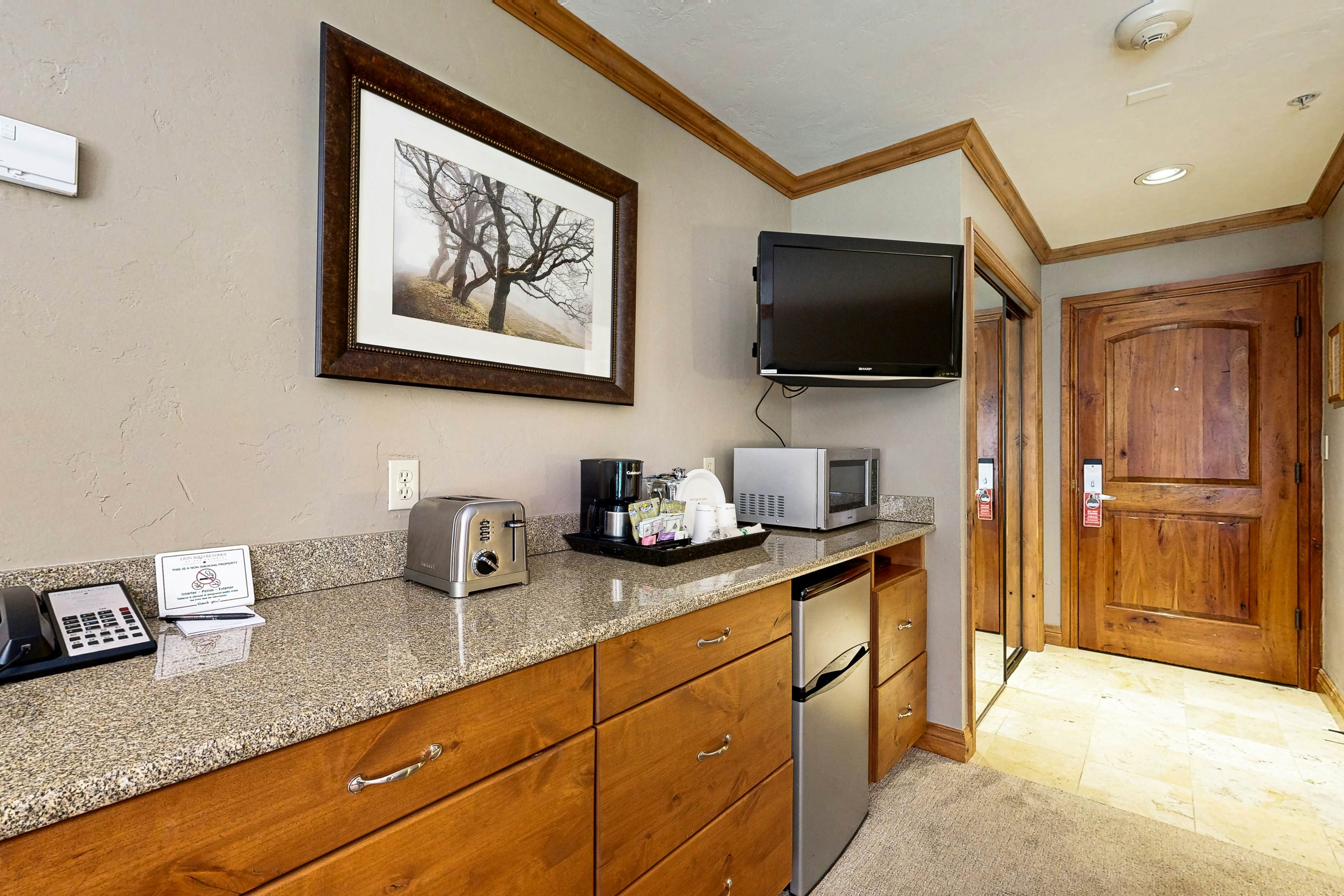 Lion Square Lodge South 166